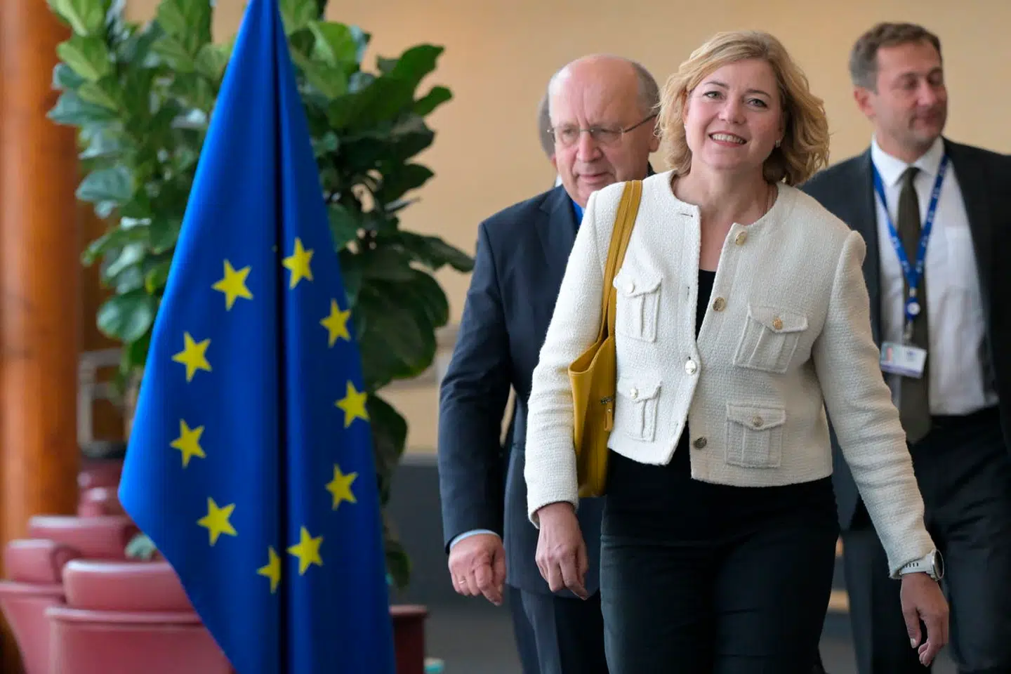 »Det er en lang og kompliceret liste med målsætninger og dermed også et stort ansvar på Virkkunens skuldre som EUs nye digitale talisman. Det må helt forståeligt give både rynker og sved på den nyudnævnte kommissærpande,« skriver André Rogaczewski. På billedet ses Henna Virkkunen i Bruxelles.