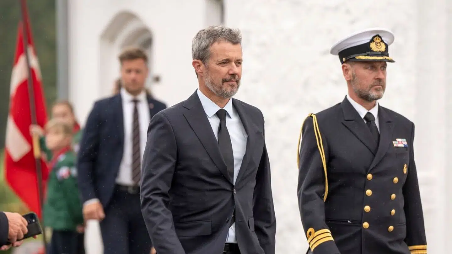 Kong Frederik kom til Niels Due Jensens begravelse.
