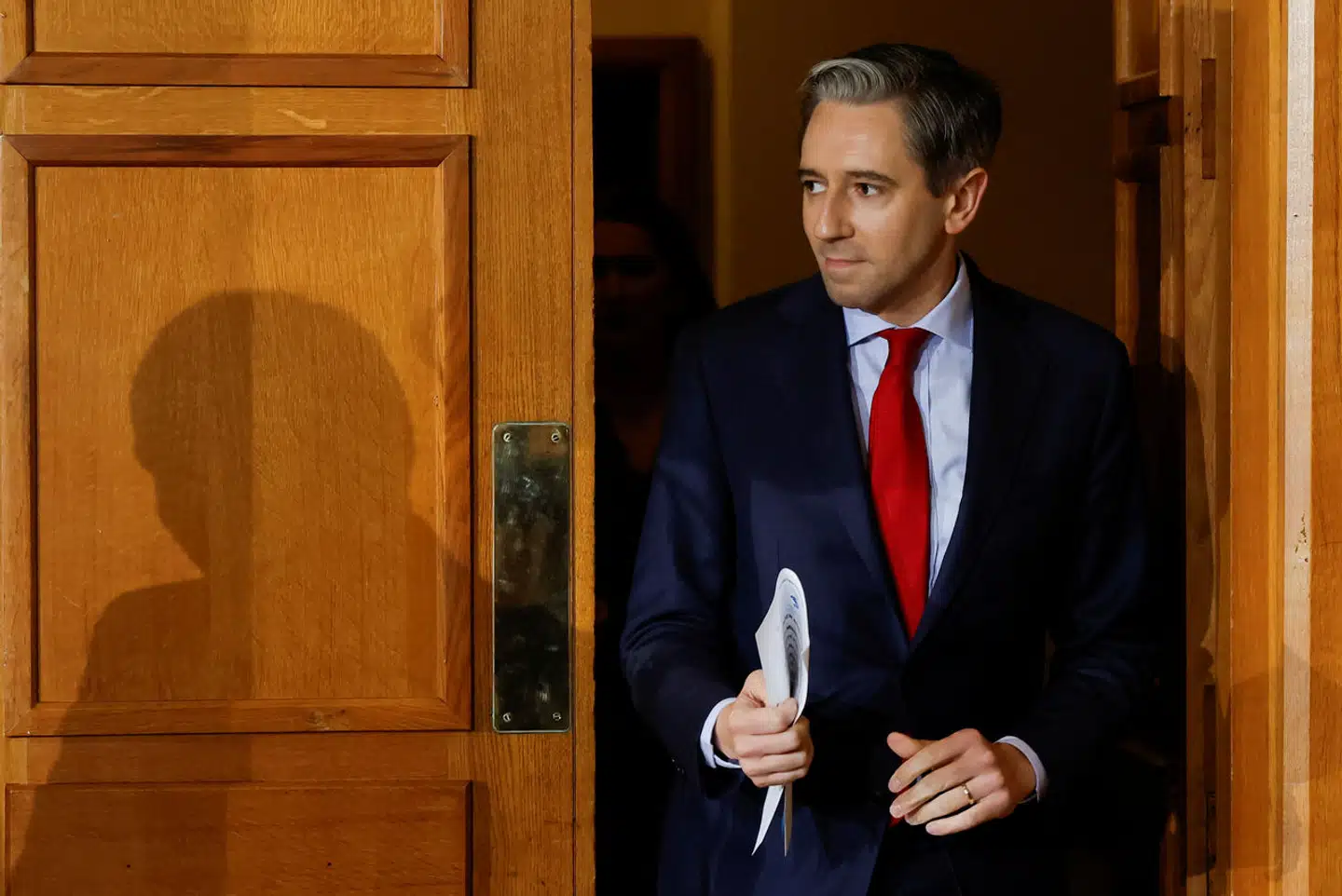 Irlands premierminister (eller taoiseach, som hans officielle titel er på gælisk), Simon Harris, har sammen med regeringen kæmpet for at undgå at få Apples milliarder i efterskat. Nu begynder han at bruge af pengene.