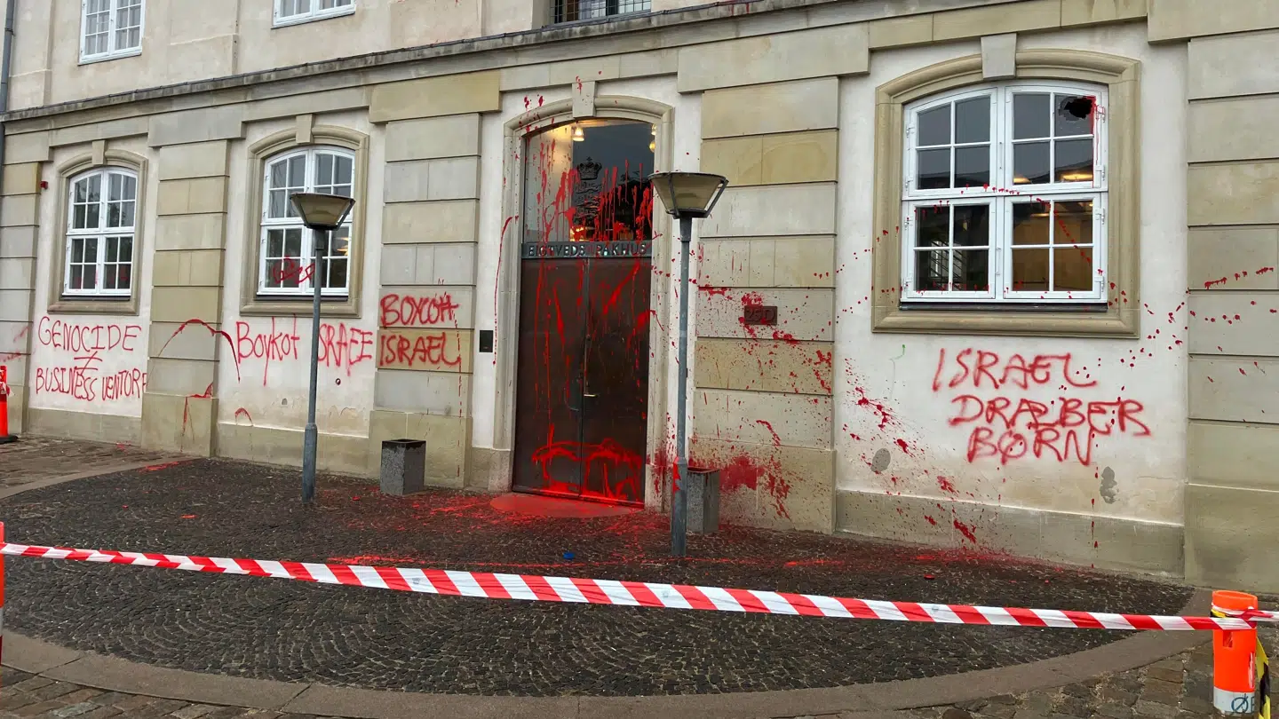 Sådan så der torsdag morgen ud ved Udenrigsministeriet i København.