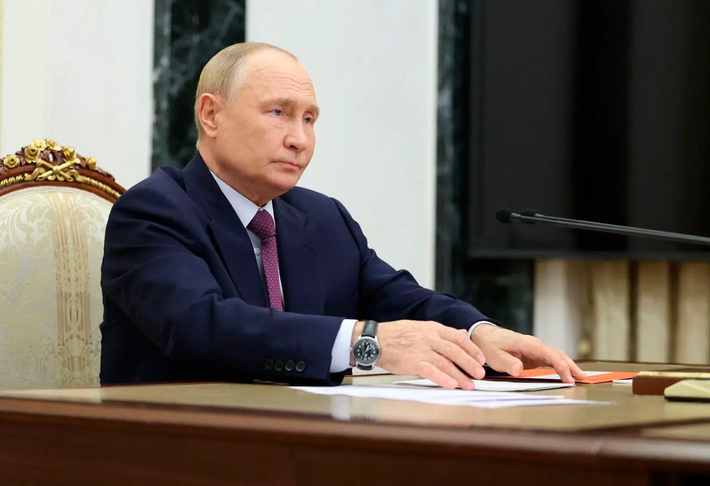 Den russiske præsident, Vladimir Putin, har atter skruet op for atomtruslerne, og denne gang er det sket med en livetransmittering fra onsdagens møde i det magtfulde russiske sikkerhedsråd.