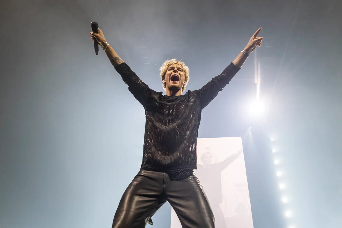 Tidligere på ugen aflyste Christopher efterårets Europa-turné på grund af træthed. Fredag aften gav Christopher den dog fuld gas, da han spillede den første af i alt to koncerter i Royal Arena.