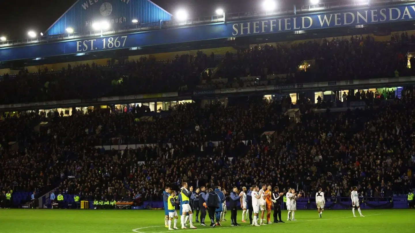En person er død i forbindelse med lørdagens kamp Hillsborough Stadium.