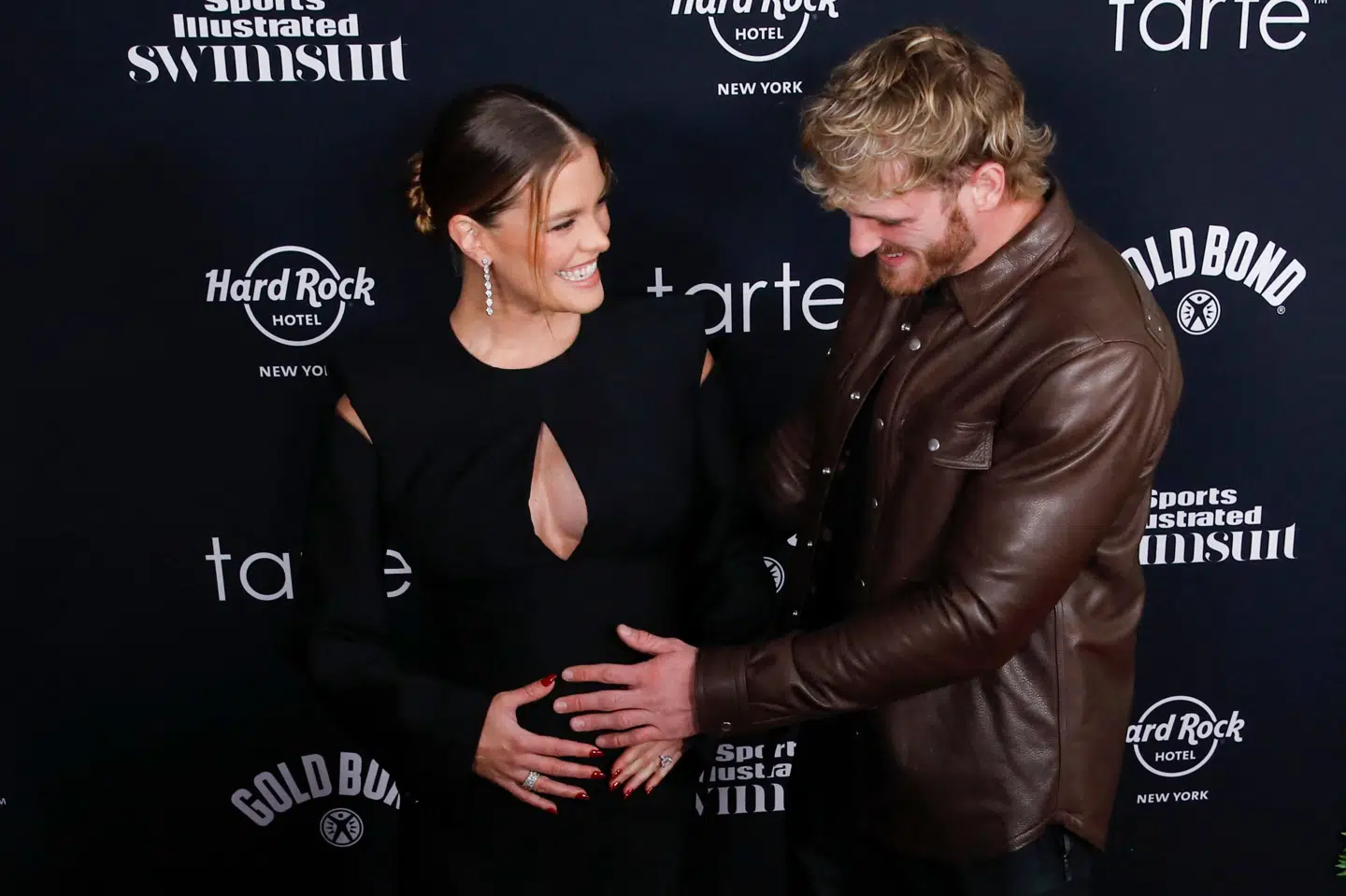 Nina Agdal har tidligere været kædet sammen med den oscarvindende Hollywood-stjerne Leonardo DiCaprio, men er i dag forlovet med den amerikanske mediepersonlighed Logan Paul, som hun nu har fået sit første barn med. (Arkivfoto).