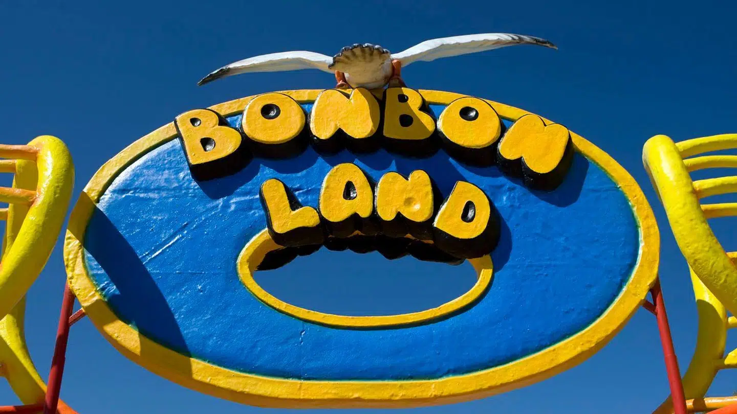 Der uddeles mange ulovlige parkeringsbøder ved BonBon-Land i Holme Olstrup.