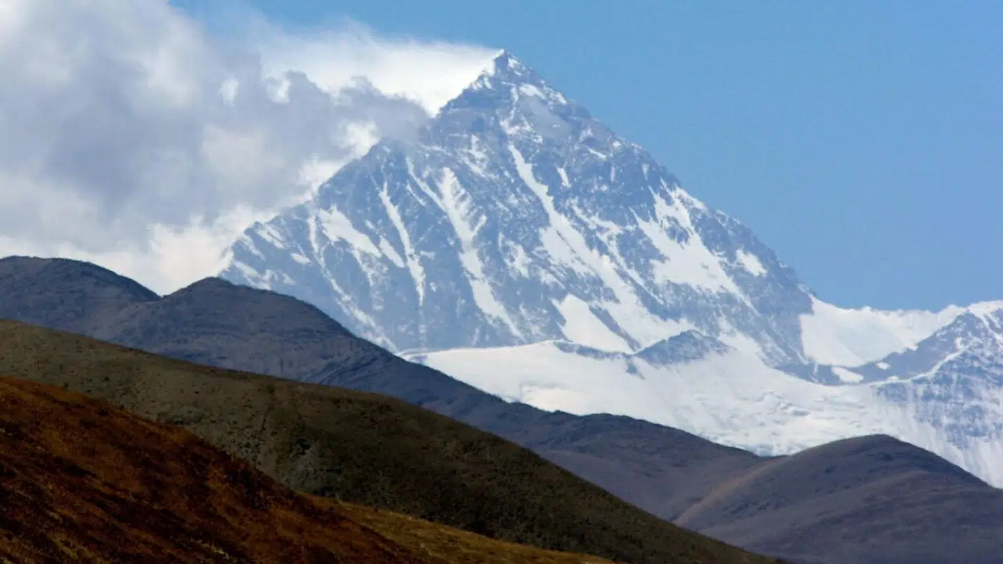 Mount Everest bliver en lille smule højere hvert år.