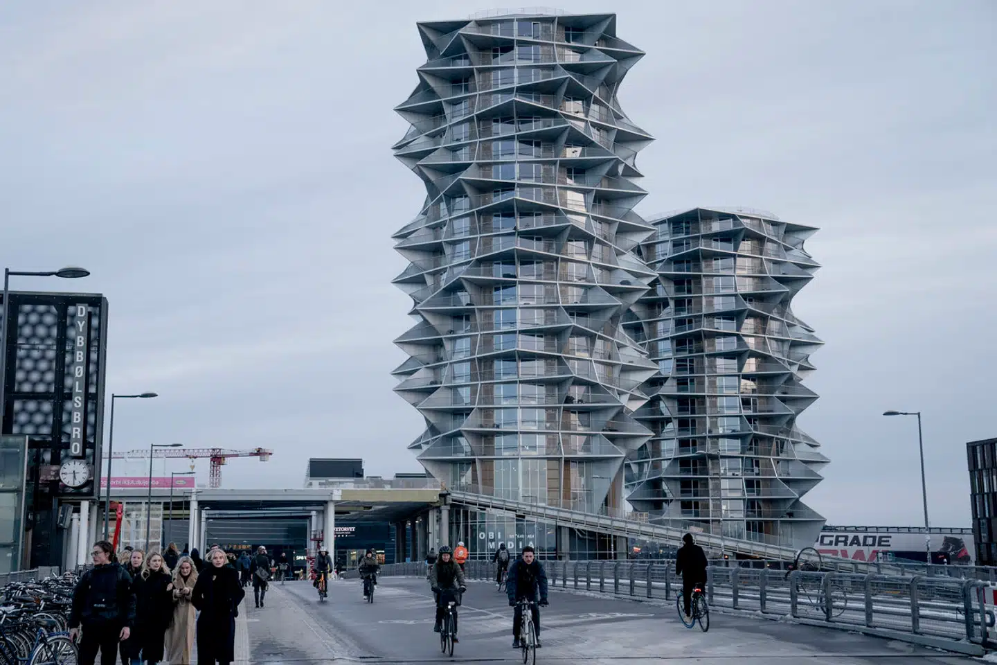 BIGs kaktustårne har fået massiv kritik fra flere fronter. Blandt andet har tårnene vundet førstepladsen i kategorien »Danmarks grimmeste bygning« i Facebook-gruppen Arkitekturoprøret. Nu vinder de dog en anden pris.