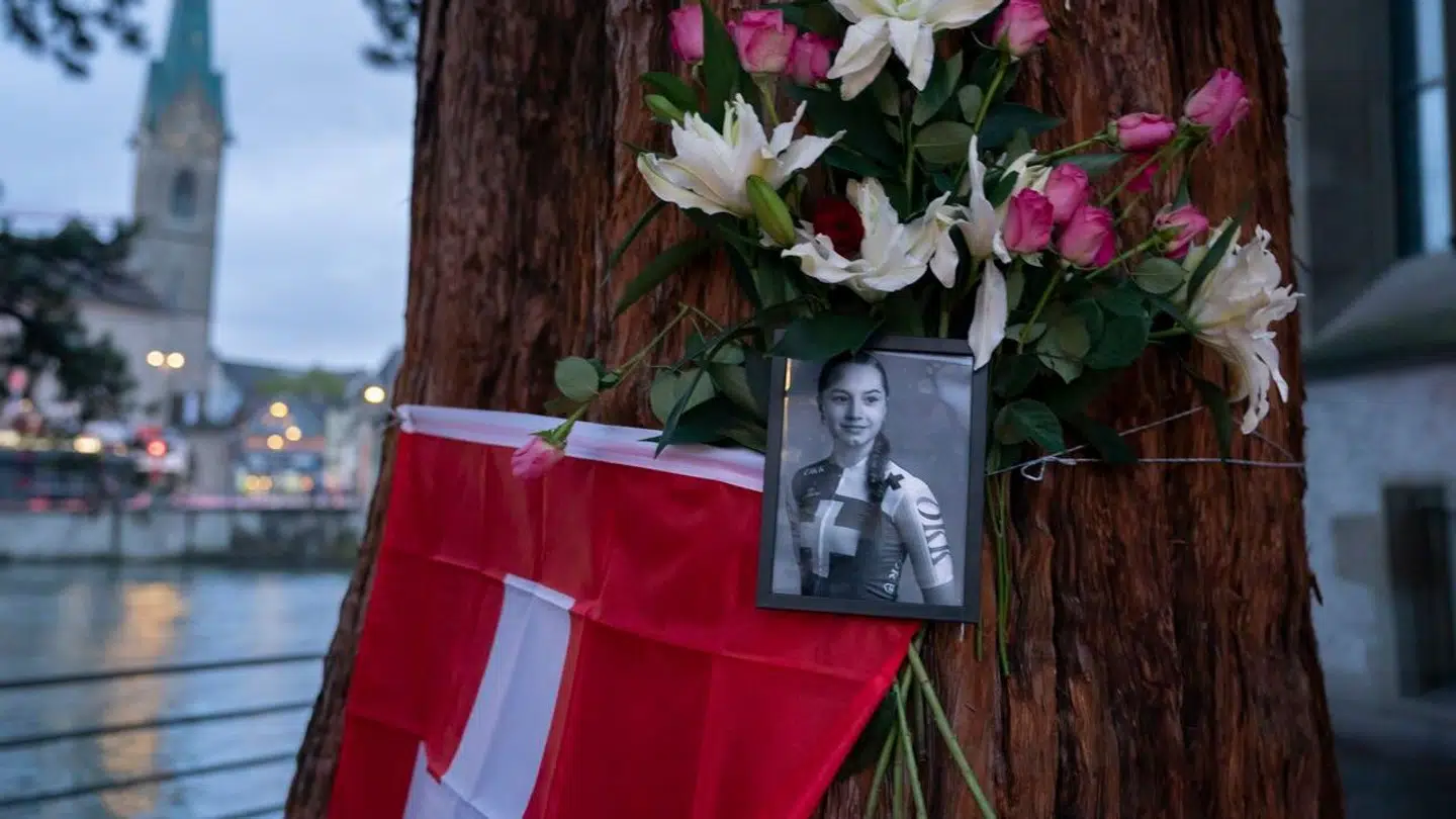 Schweiz mindes Muriel Furrer, der mistede livet i fredags efter et styrt ved VM.