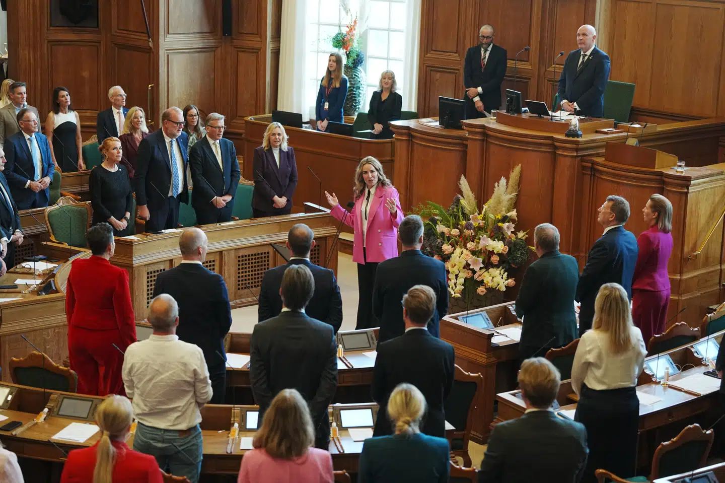 Rasmus Jarlov (øverst til venstre, red.) takker af i dansk politik ved næste valg. Men vender måske tilbage senere, tilføjer han dog. Her ses han i forbindelse med Folketingets åbning tirsdag.