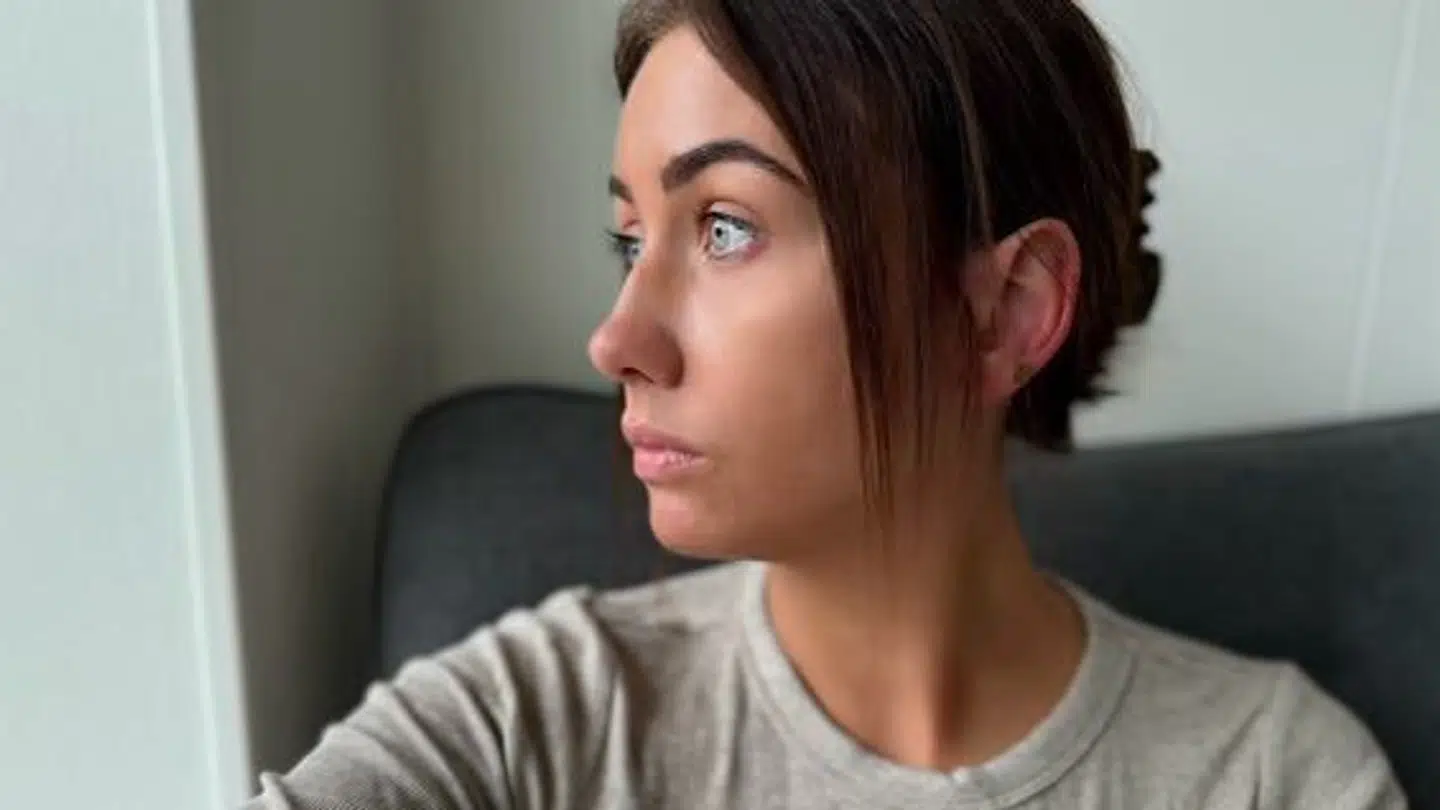 Malene havde købt en pakkerejse gennem Sunweb, men blev seksuelt krænket af en hotelansat på turen. Nu retter hun en skarp kritik af rejseselskabet.