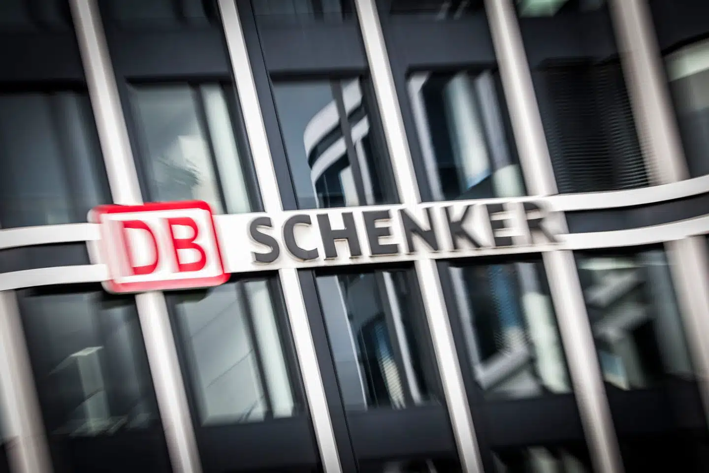 DSV har vundet kampen om at købe DB Schenker. Prisen bliver på 107 milliarder kroner