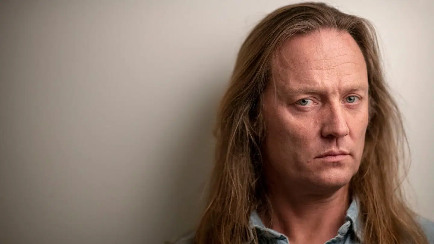 Jesper Binzer er forsanger i D-A-D. Men rockbandet var vigtigere end forholdet til hustruen, indrømmer han nu.