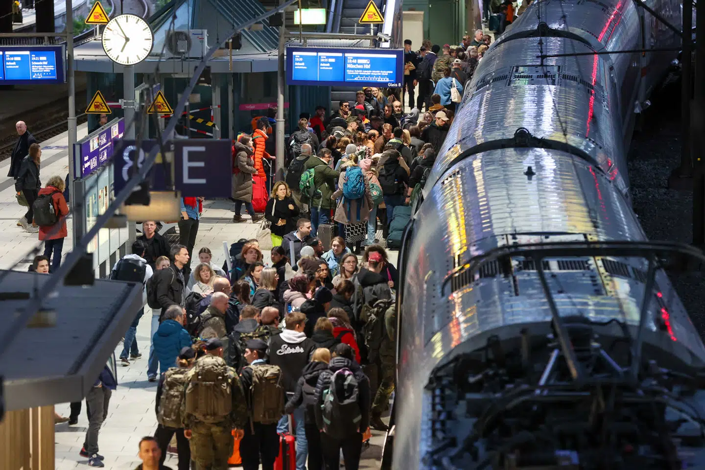 Onsdag eftermiddag blev hovedbanegården i Hamburg midlertidigt lukket ned.
