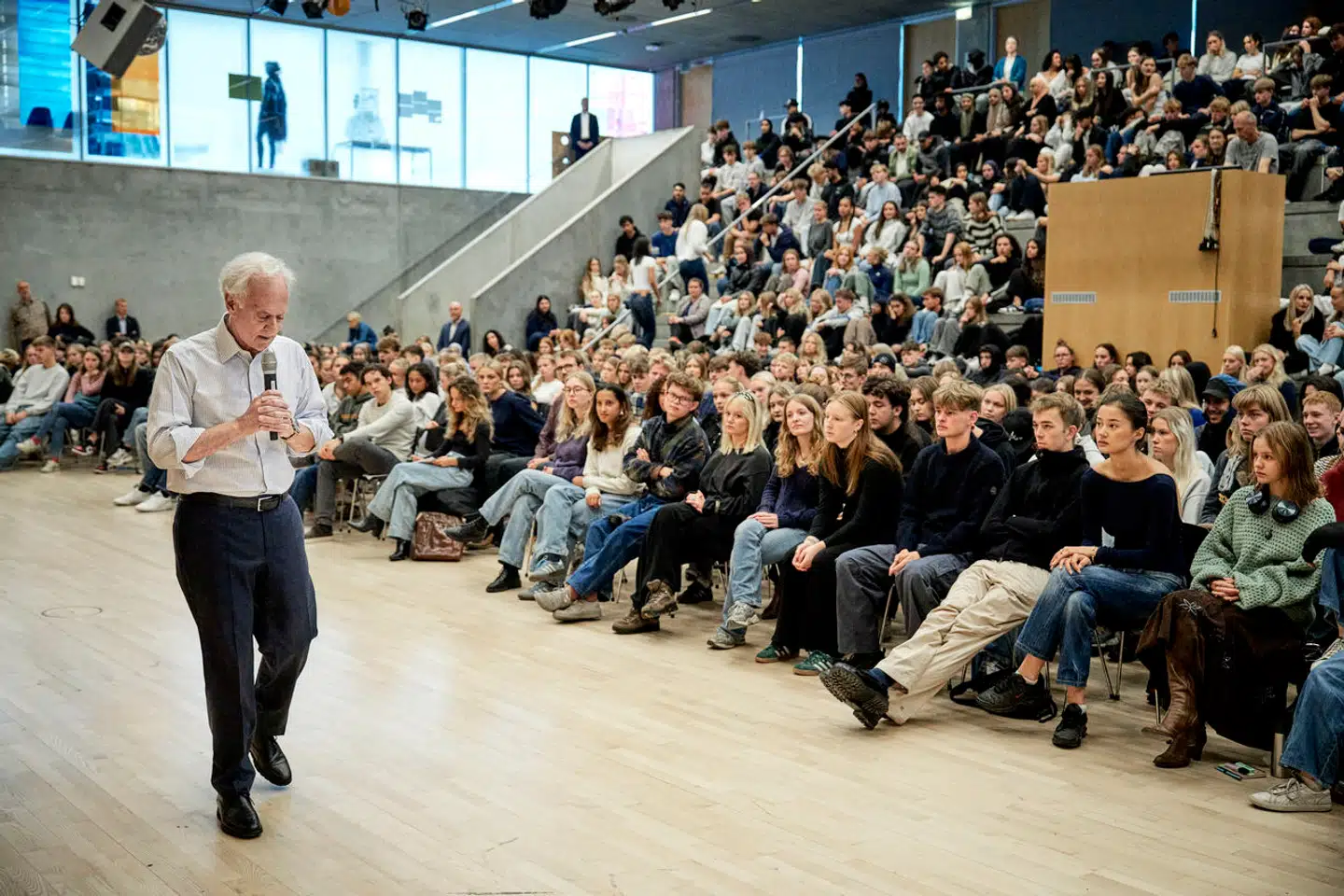 I sin tid som amerikansk ambassadør til Danmark har Alan Leventhal besøgt 60 forskellige uddannelsesinstitutioner. I tirsdags blev det Frederiksberg Gymnasiums tur – også her rykkede konflikten i Mellemøsten ind.