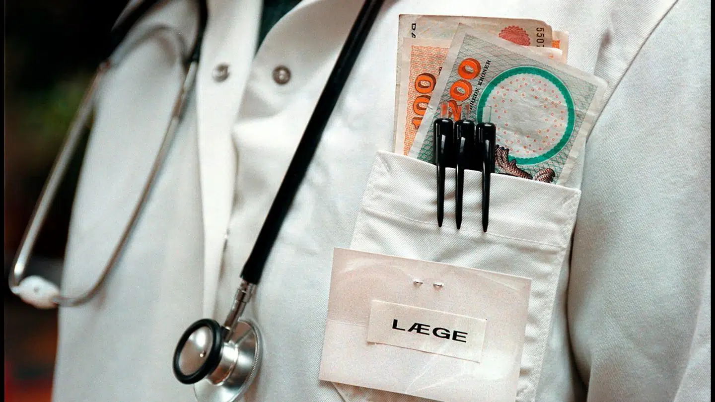 Den 69-årige læge havde efter politiets opfattelse systematisk snydt med sin afregning gennem ni år, så han fik udbetalt godt 9,5 millioner kroner for meget. Modelfoto.