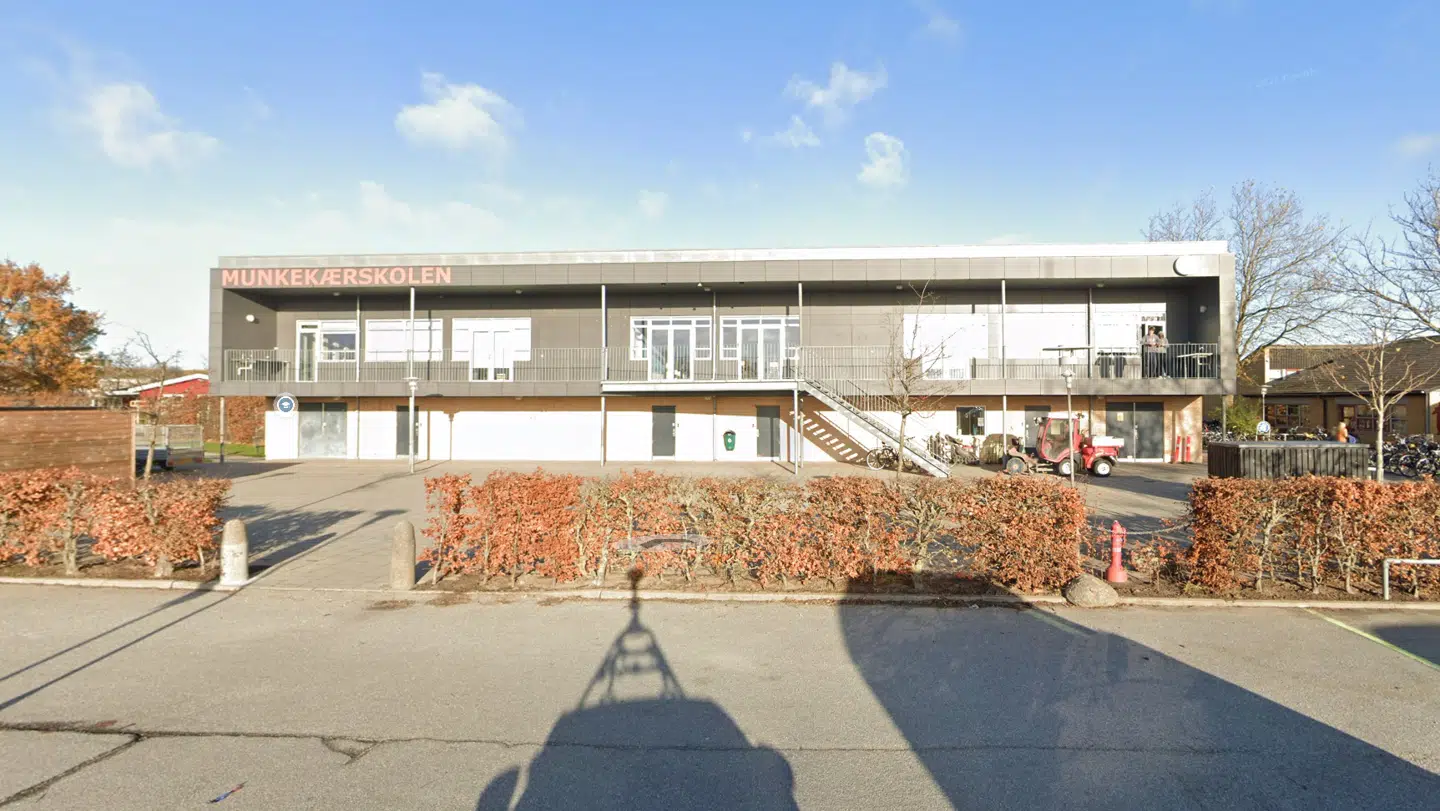 Munkekærskolen i Solrød. Her er en håndværker fredag faldet igennem loftet og ned i en børnehaveklasse i forbindelse med asbestsanering.