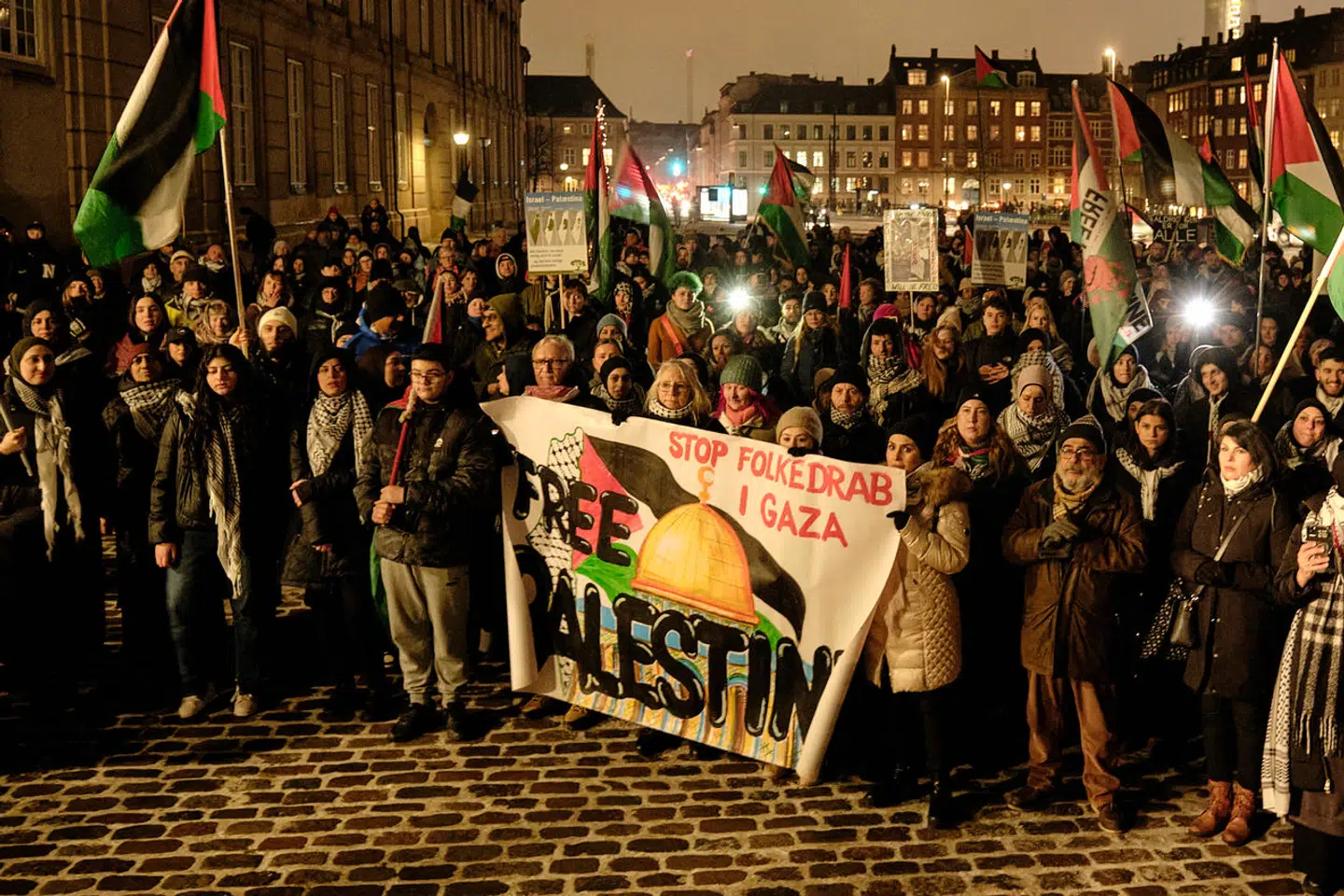 Demonstration, der anklager Israel for folkedrab i forbindelse med bombardementerne af Gaza.