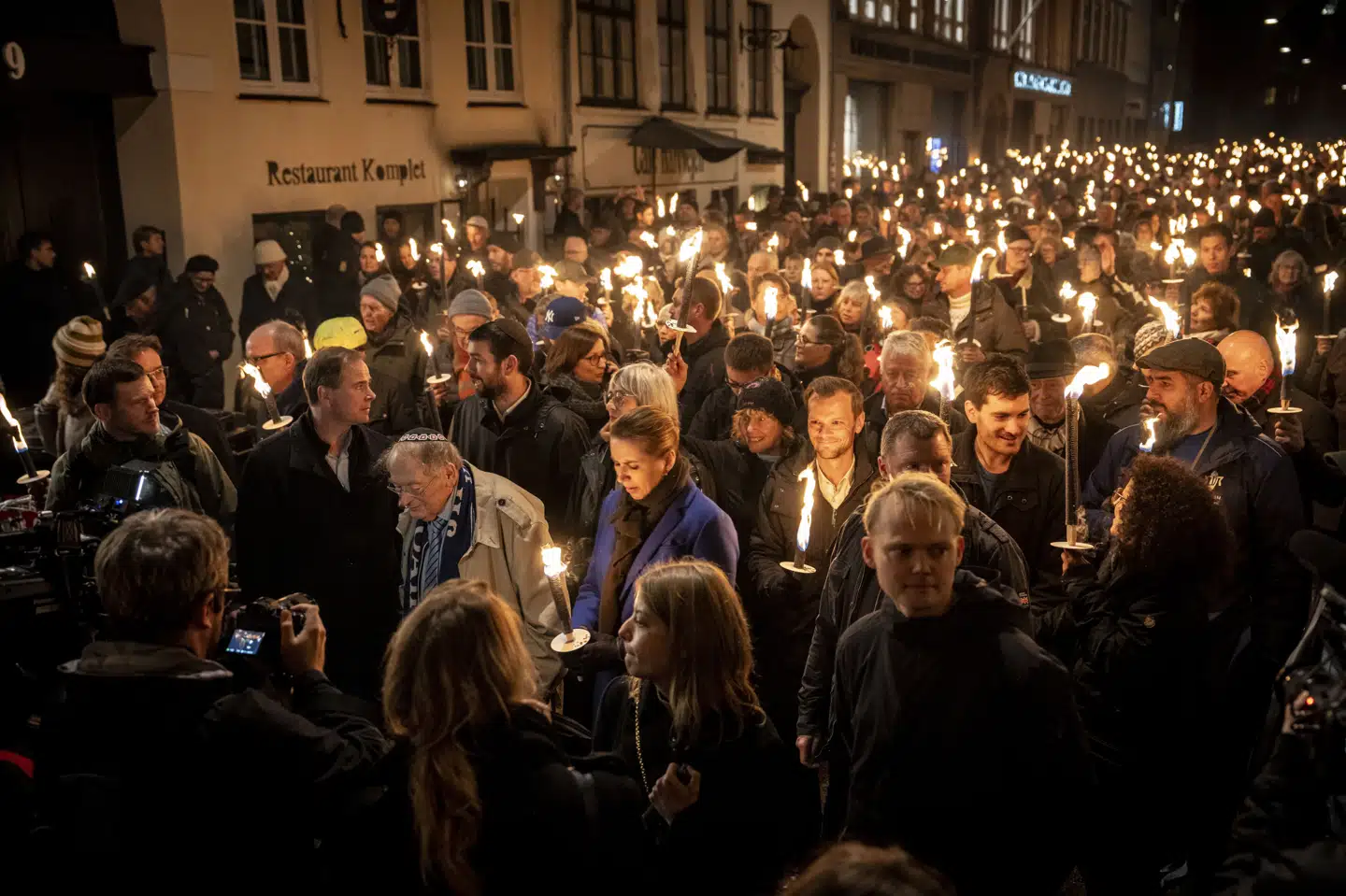 9. november sidste år gik flere medlemmer af regeringen med i et fakkeloptog i København i anledning af Krystalnatten i Nazityskland. (Arkivfoto).