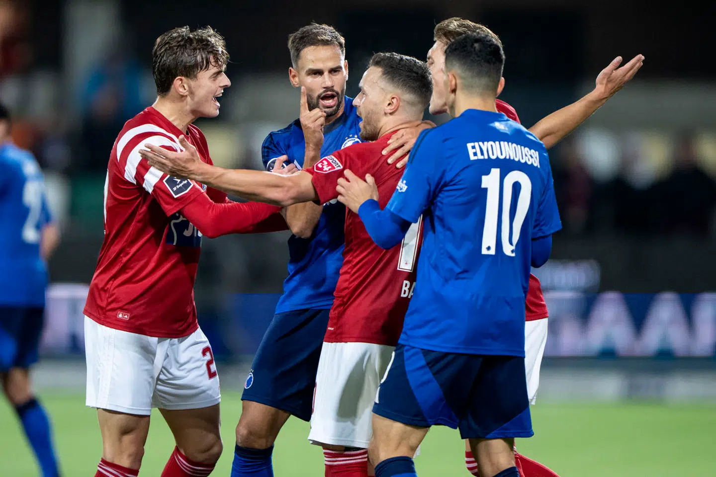 Skærmysler mellem FCKs Pantelis Hatzidiakos og Silkeborg IFs Younes Bakiz under superligakampen mellem Silkeborg IF og FC København på JYSK Park i Silkeborg søndag den 6. oktober 2024.. (Foto: Bo Amstrup/Ritzau Scanpix)