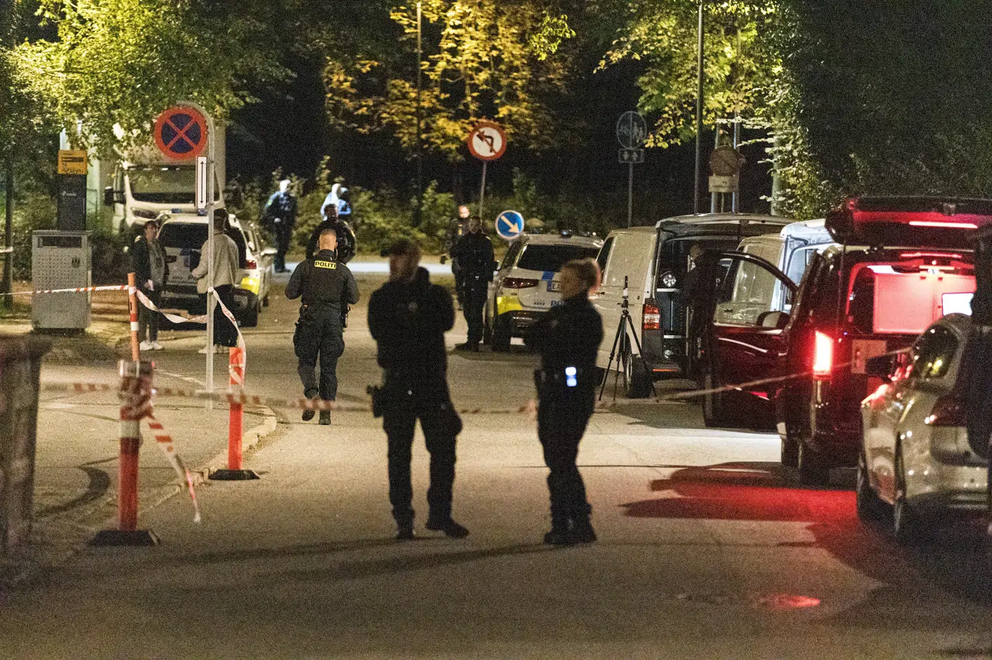 Politiet til stede ved Rymarksvej med kriminalteknikere mandag d. 7. oktober 2024.