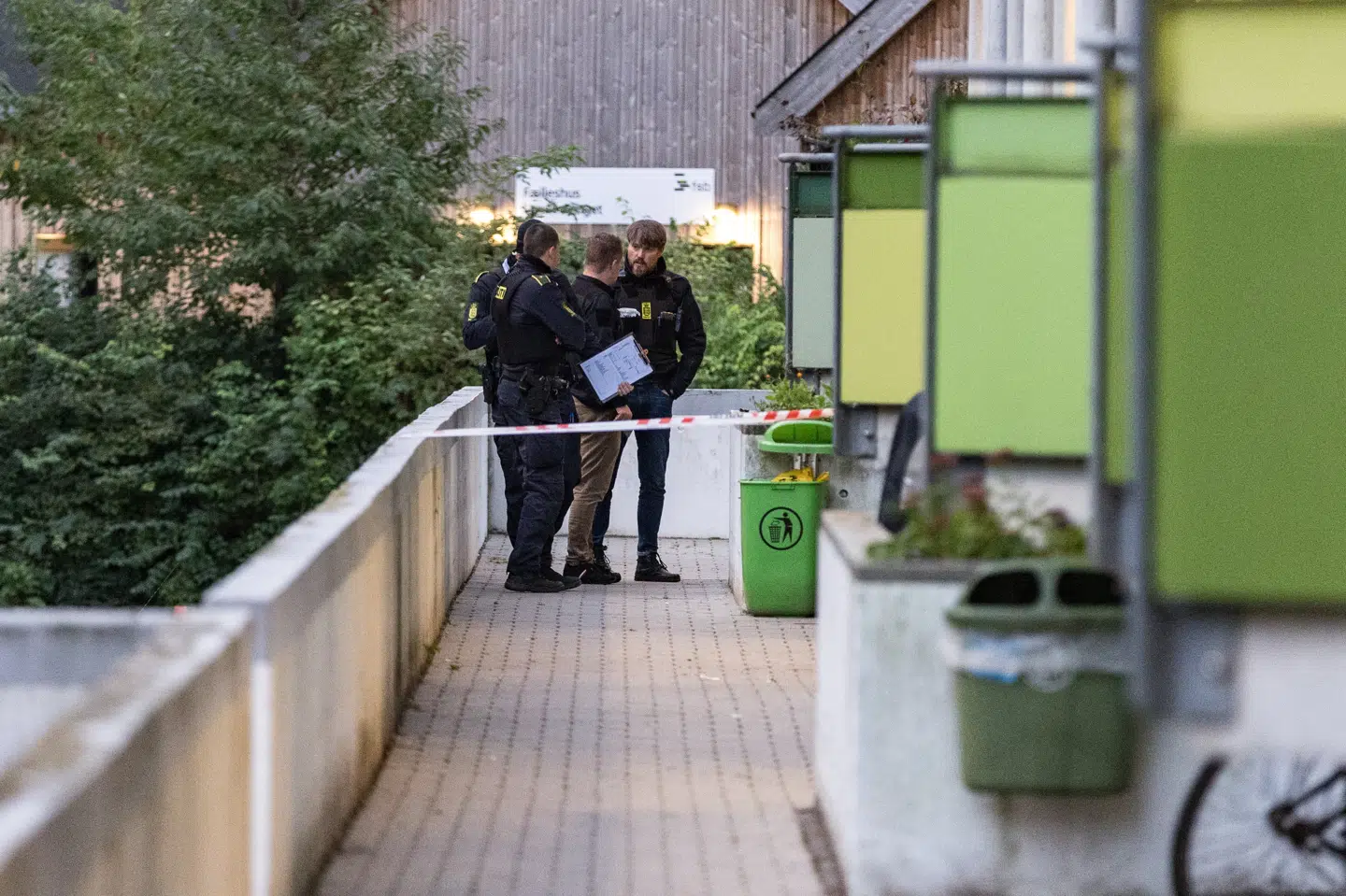Politiet kommer til at være til stede på en adresse ved Rymarksvej i Hellerup i mange timer mandag.