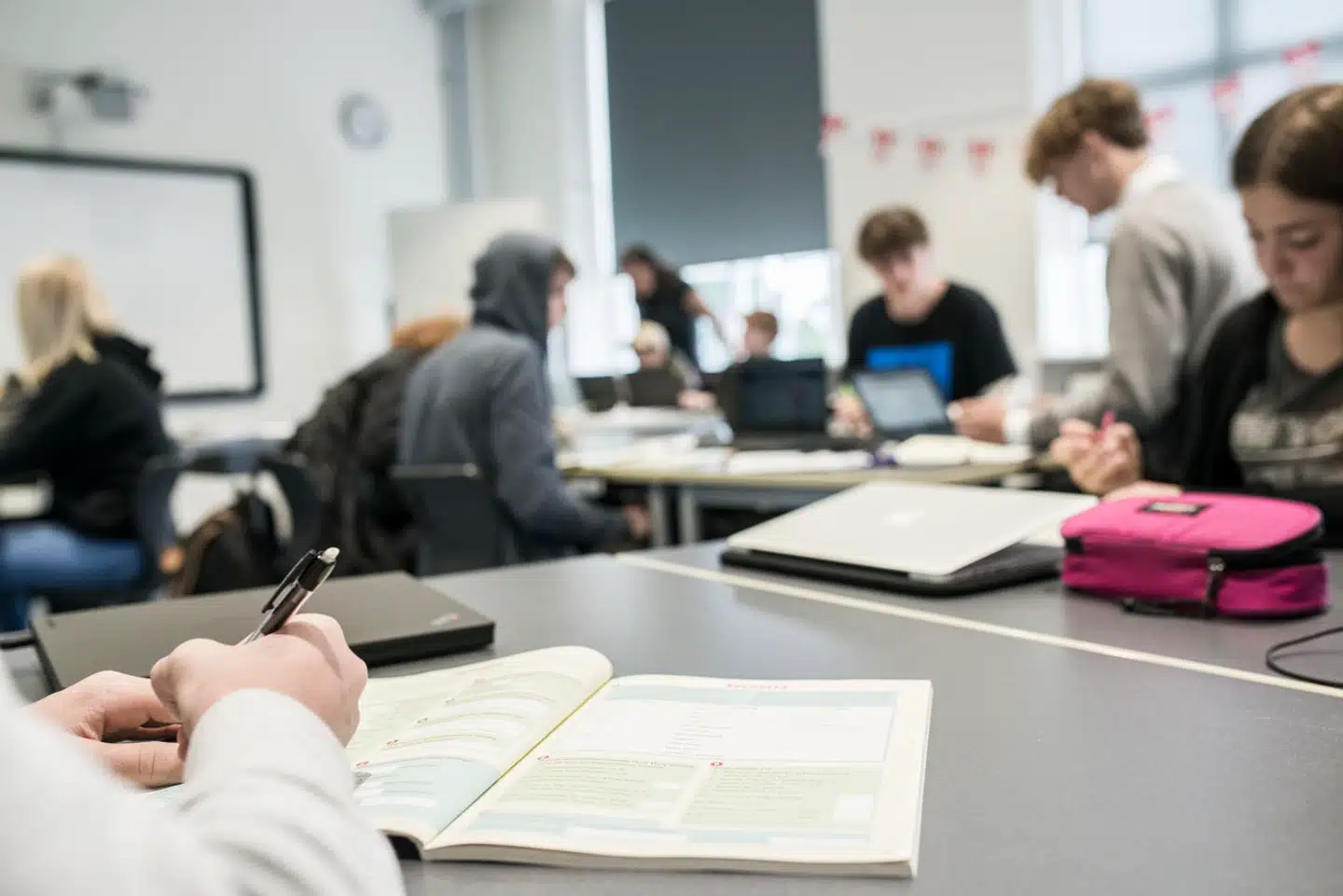 Ifølge Berlingskes oplysninger skal den forberedende grunduddannelse, fgu, i højere grad bidrage til at gribe de unge, der ikke skal gå på nogle af uddannelserne eller som dropper ud.
