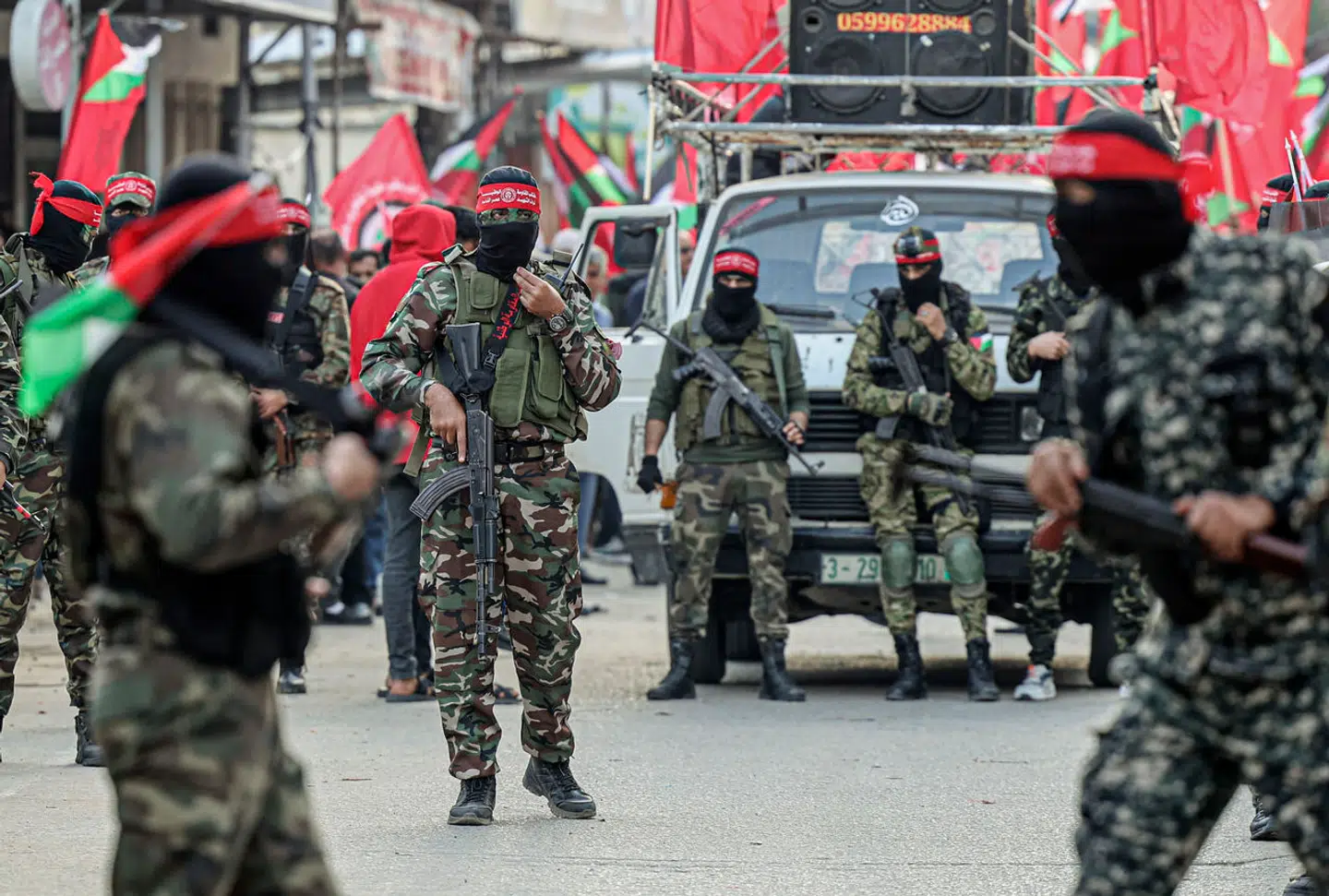 Her ses maskerede militante fra DFLP i byen Rafah i Gaza i 2023.