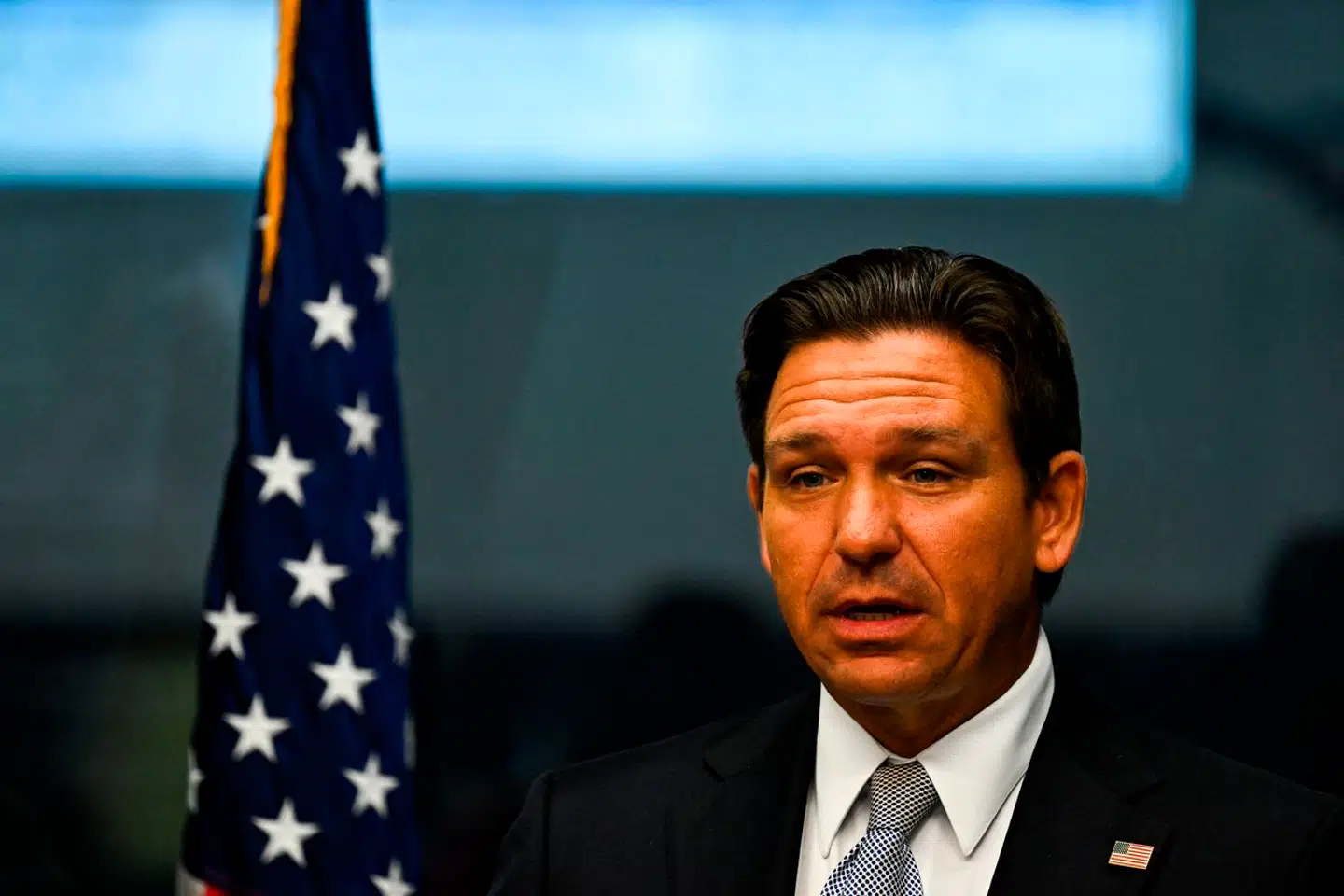 Den tidligere præsidentkandidat og nuværende republikanske guvernør i Florida, Ron DeSantis, nægter, at Kamala Harris skulle have ringet til ham om orkanen Helene.