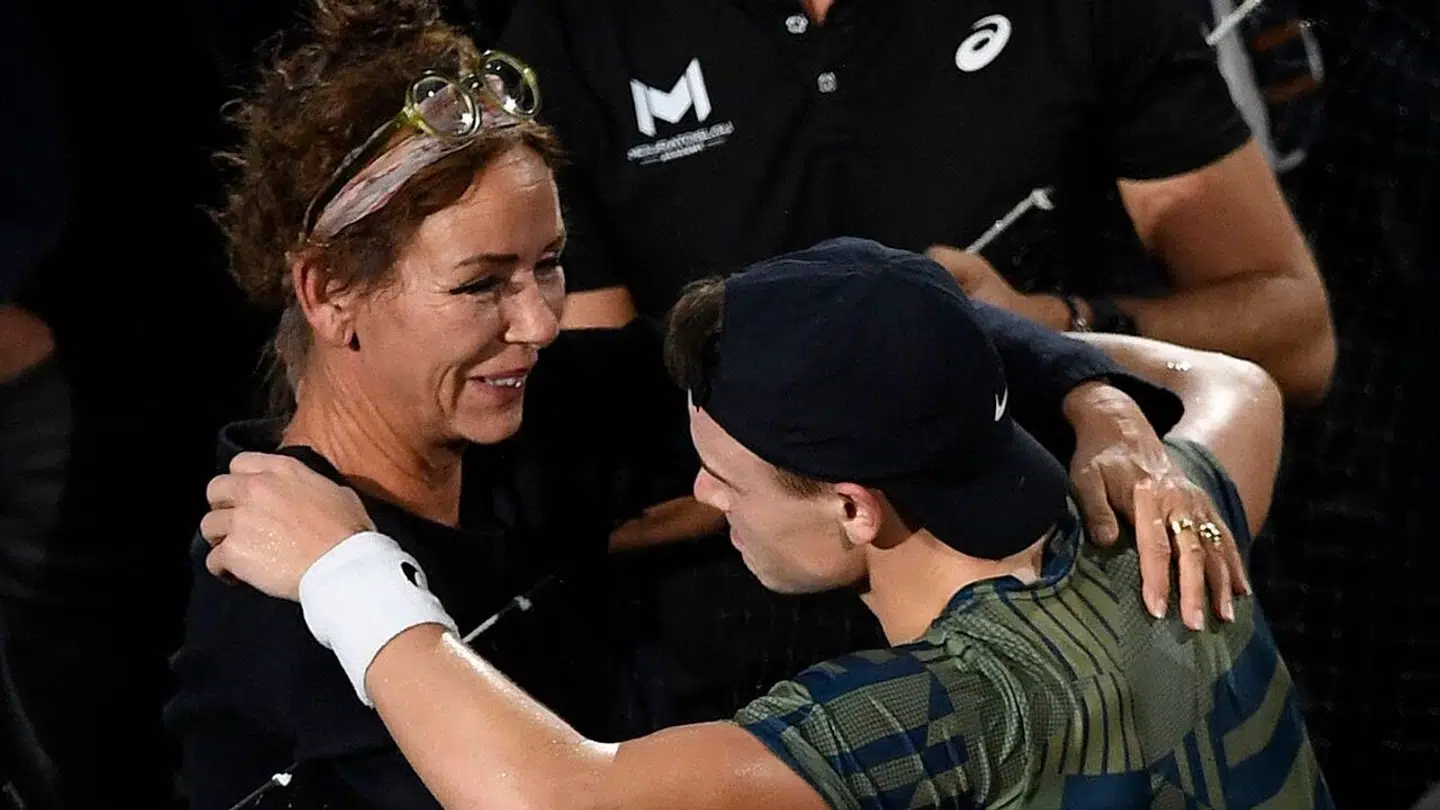 Aneke Rune og Holger Rune i omfavnelse – mandag var der dog kortvarigt kurrer på tråden. Alt endte dog lykkeligt.