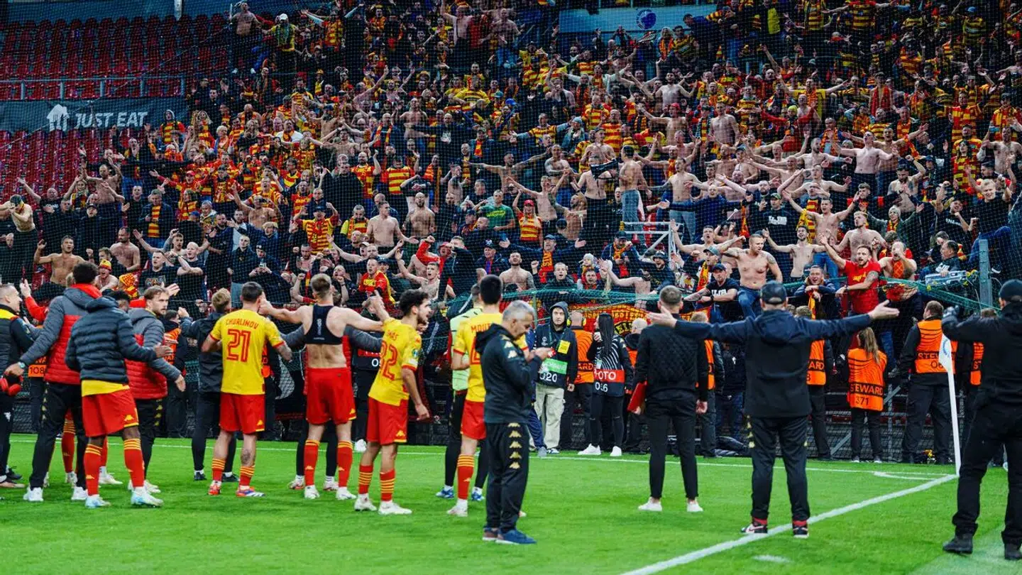 Jagiellonias spillere og fans jubler efter den overraskende sejr i Parken.