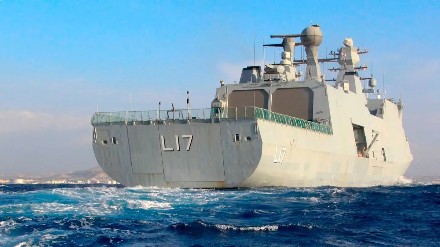 Styrker fra den danske fregat Esbern Snare var i 2021 i kamp med nigerianske pirater. Nu skal den overlevende pirat gennem et integratiosnforløb i Danmark.