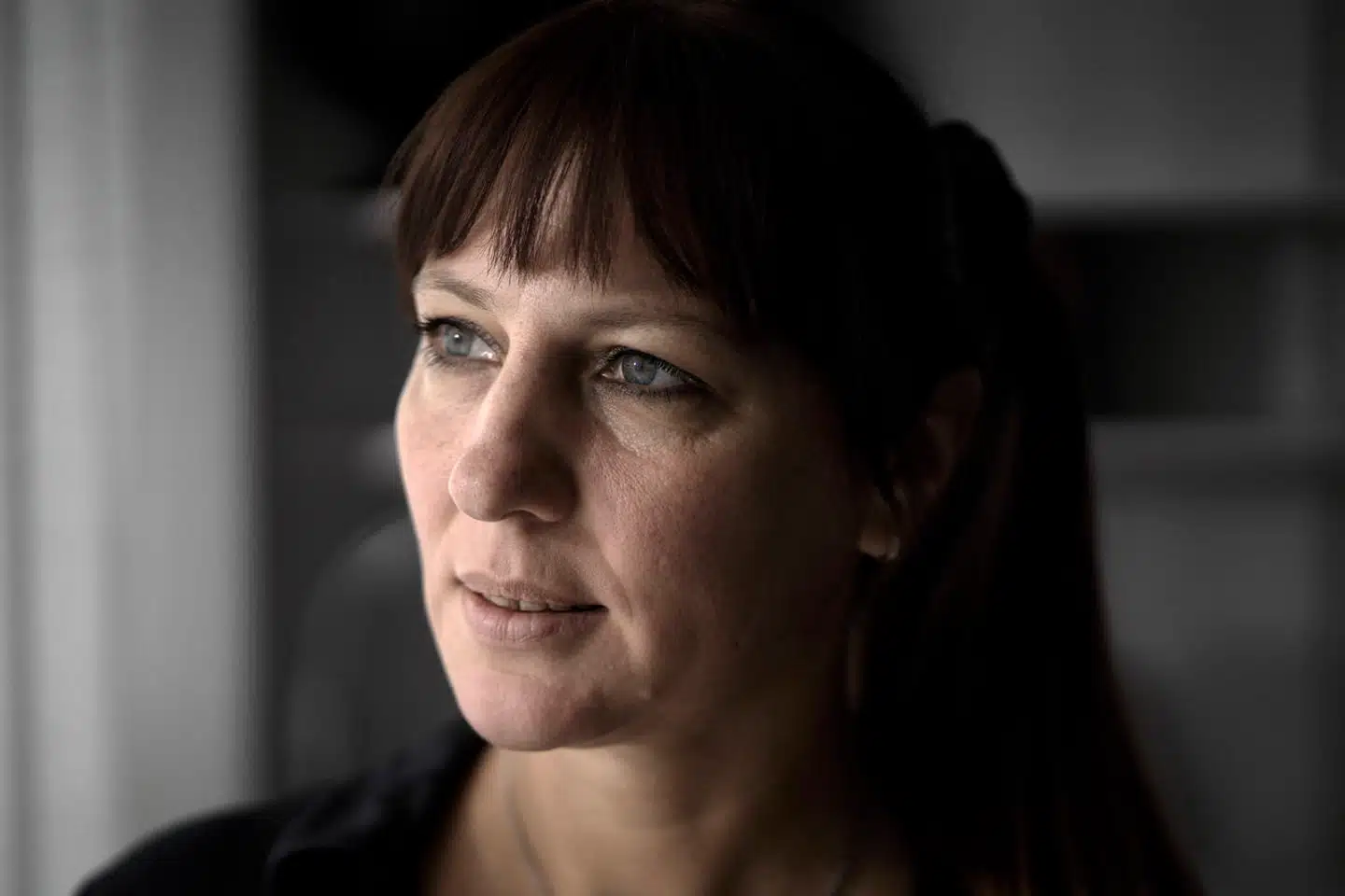 Fra sit hjem i Danmark har 43-årige Nadia Linde støttet kampen for demokrati i sit fødeland, Belarus. Hun havde aldrig troet, at det skulle give hende og hendes familie problemer med myndighederne i Danmark.