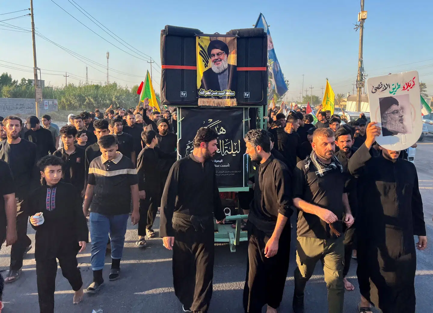 Sørgeoptog for Hassan Nasrallah i Basra i Irak, den 28. september.