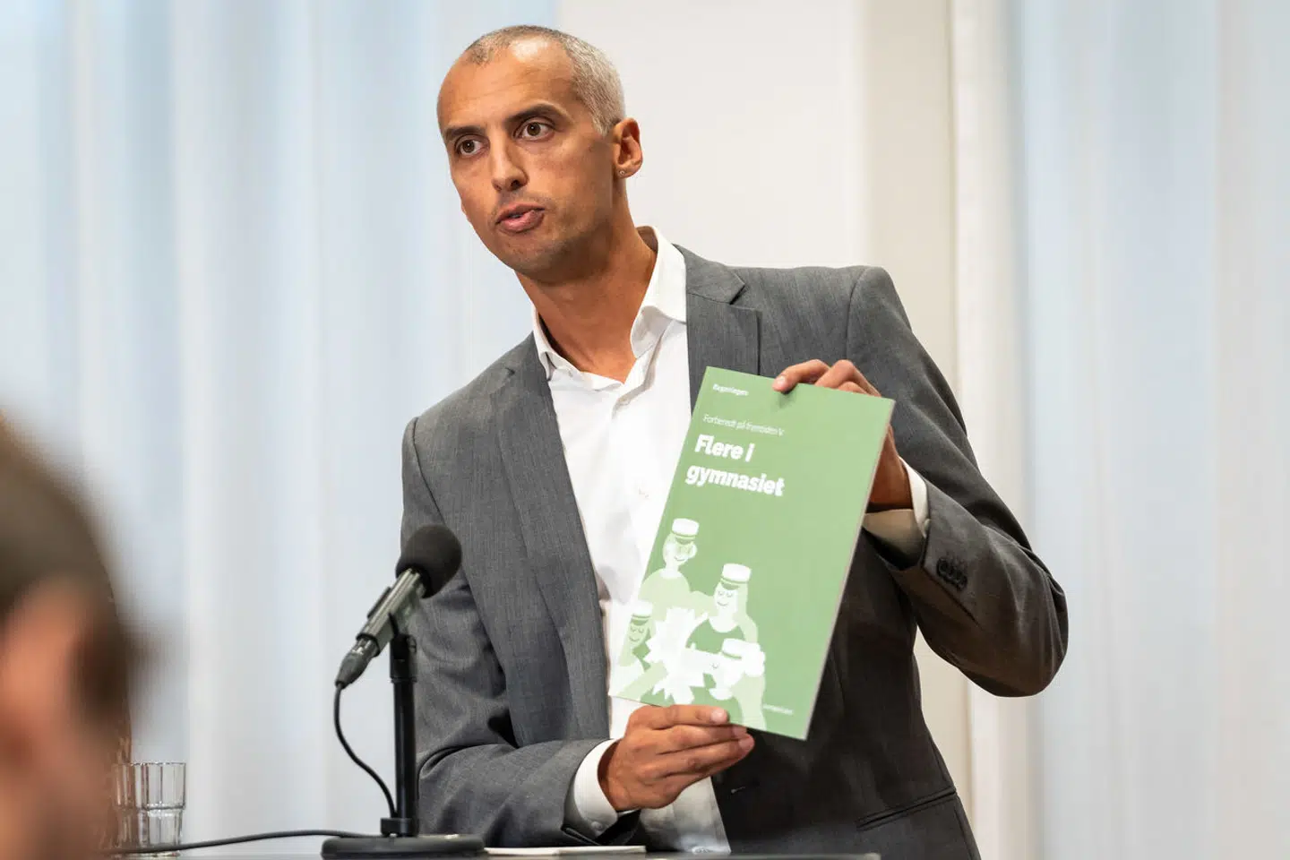 Børne- og undervisningsminister Mattias Tesfaye ved pressemøde i Roskilde om udspil til reform af ungdomsuddannelserne. Foto: Emil Nicolai Helms, Scanpix