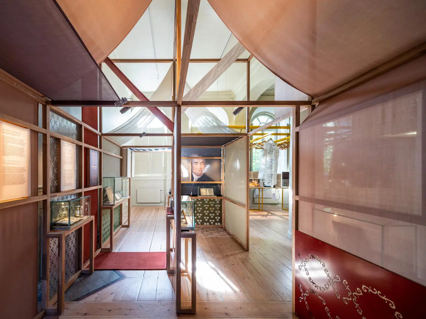 Judiska Museet i Stockholm flyttede i 2019 til Själagårdsgatan 19 i Gamla Stan. Samme adresse husede fra 1795 og næsten 100 år frem en synagoge og en religiøs skole og var centrum for det jødiske liv i Sverige.