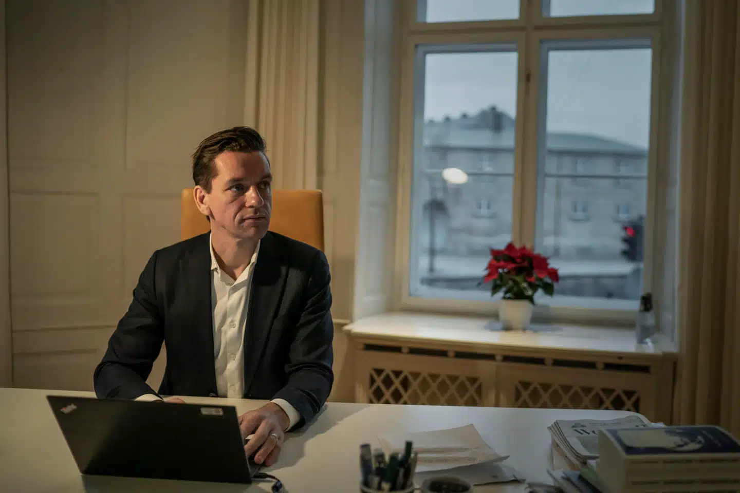Udlændinge- og integrationsminister Kaare Dybvad Bek (S) virkede villig til at hjælpe, da han i maj mødtes med Belarus-oppositionslederen Svetlana Tikhanovskaja. Men pludselig nævnte han et hensyn til Ukraine.