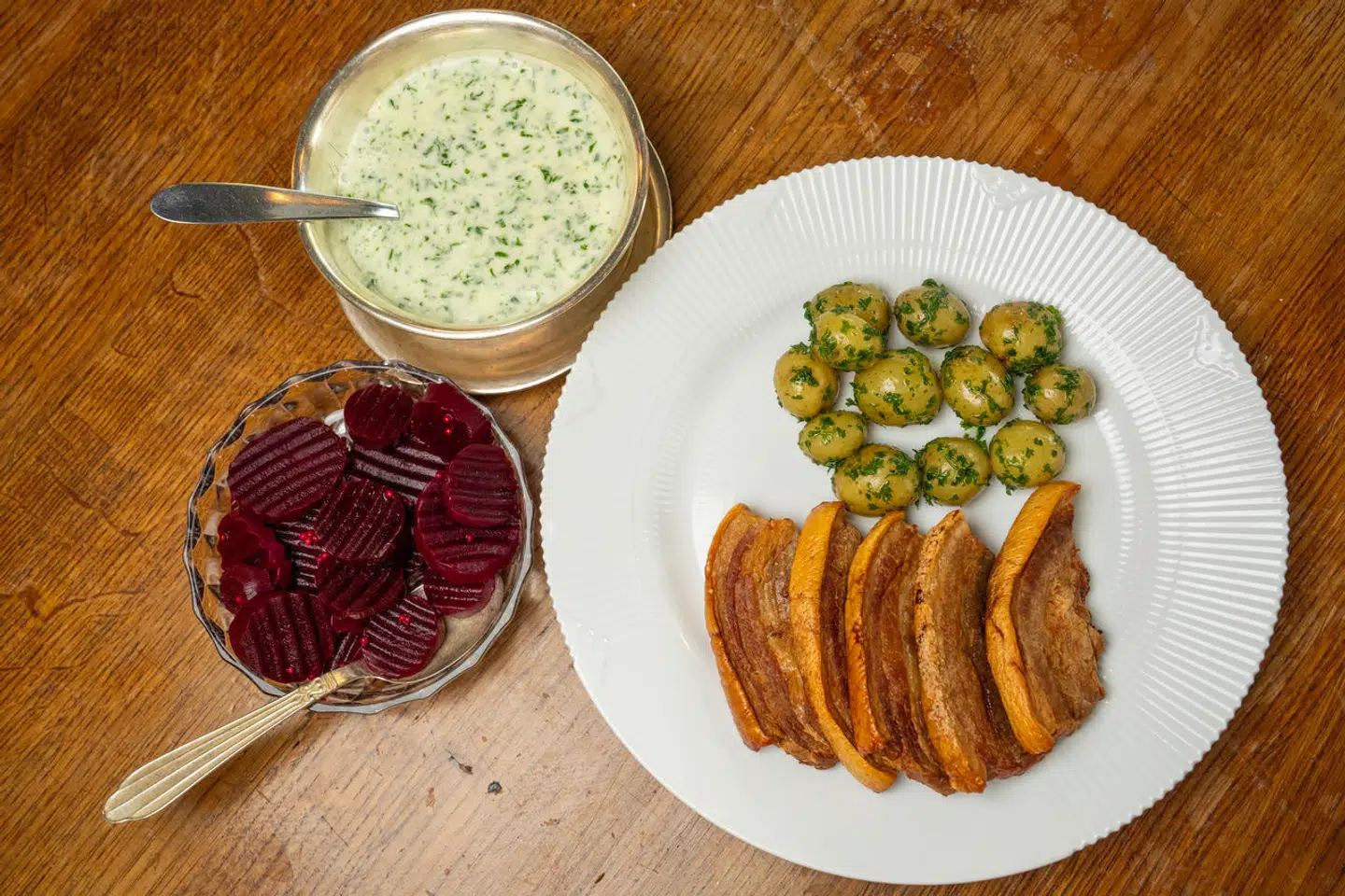 Madanmeldelse af Franks Kro. Stegt flæsk.