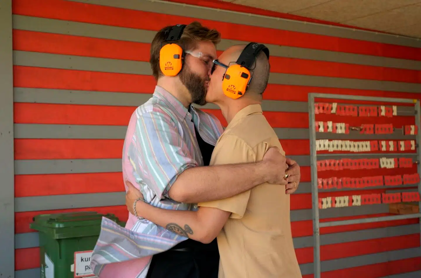 Søren Staun og Morten Mortensen, der var det eneste par, der endte med at forblive gift i tiende sæson af »Gift ved første blik«. De offentliggjorde efter finalen, at de var blevet skilt, efter optagelserne var slut.