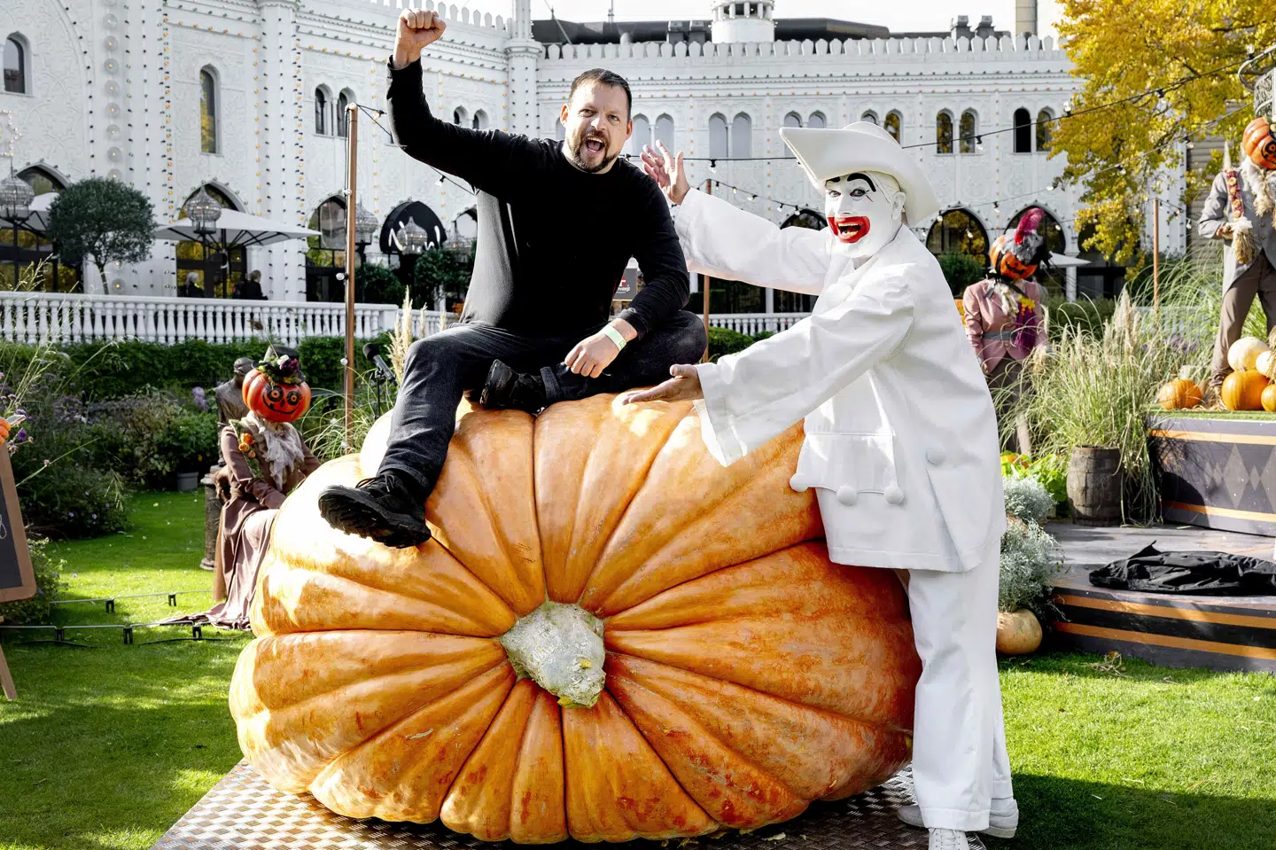 Peter Holst Olsen fra Næstved vinder DM i Kæmpegræskar lørdag og slår nordisk rekord med græskar på 1115 kilo. (Foto: Bax Lindhardt).
