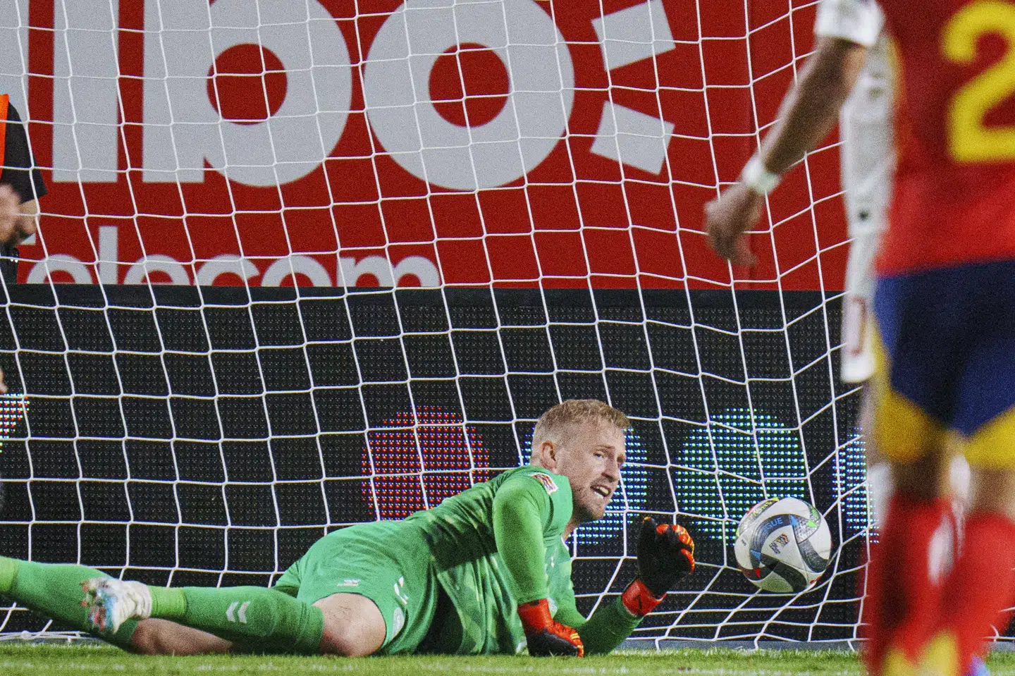 Kasper Schmeichel indkasserede et mål efter 79 minutters spil i opgøret mod Spanien.