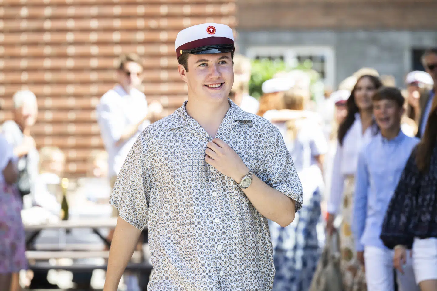 I slutningen af juni blev kronprins Christian student fra Ordrup Gymnasium. I september rejste kronprinsen til Østafrika, hvor han tirsdag fejrer sin 19-års fødselsdag. I den anledning har kongehuset delt et billede fra turen.