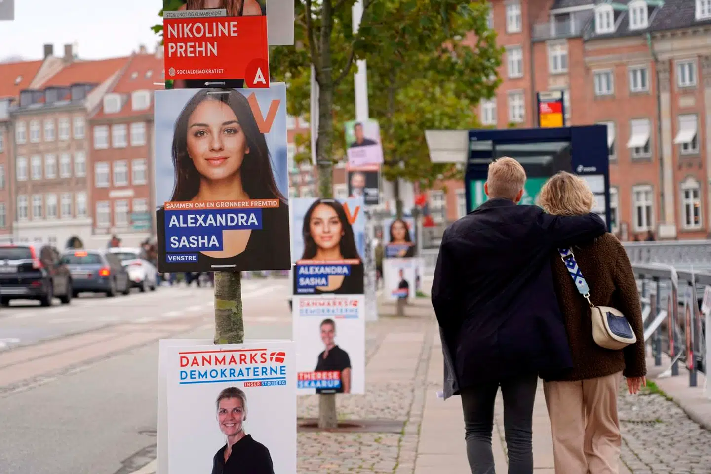 Nye oplysninger om den tidligere Venstre-kandidat Alexandra Sashas prorussiske forbindelser har set dagens lys.