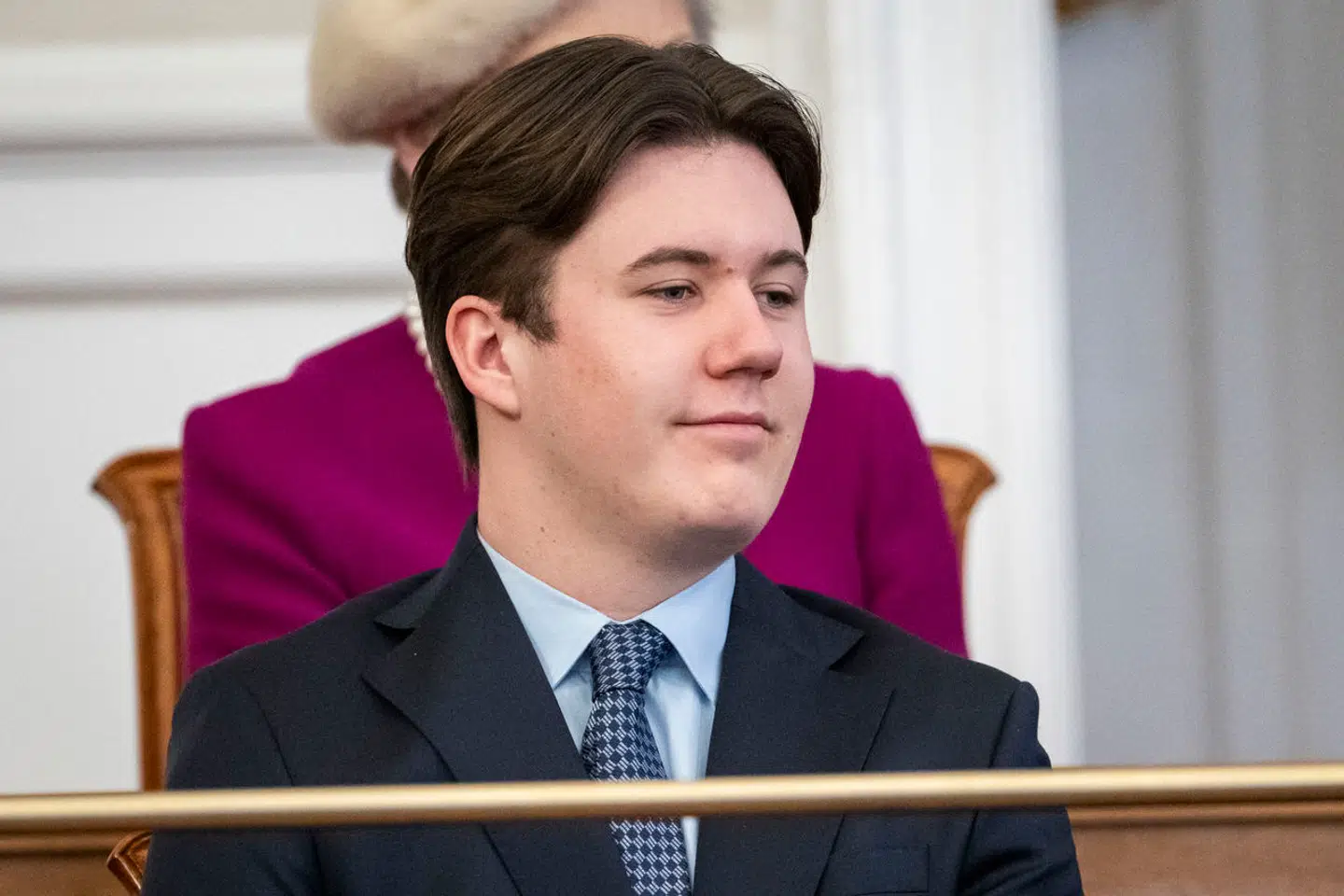 Kronprins Christian var naturligvis med, da Folketinget tog imod landets nye kongepar dagen efter tronbestigelsen, 15. januar.