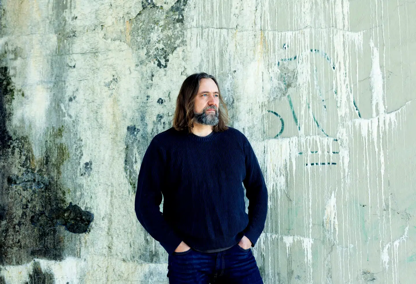 Carl Frode Tiller er af Norges mange gode romanforfattere. Hans nye roman skuffer ikke. Foto: Lea Meilandt