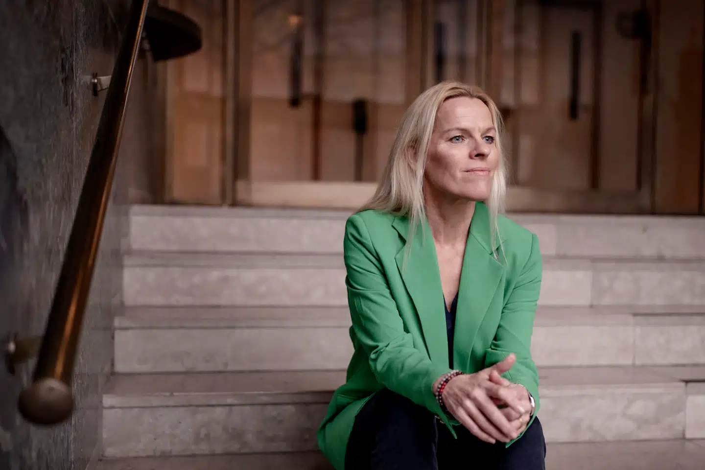 Ældreminister Mette Kierkgaard skulle være gået hele vejen og lukket de kommunale ældreråd. Så kunne hun have fjernet mindst 104 offentlige job i stedet for kun seks, skriver Thomas Bernt Henriksen i denne leder.