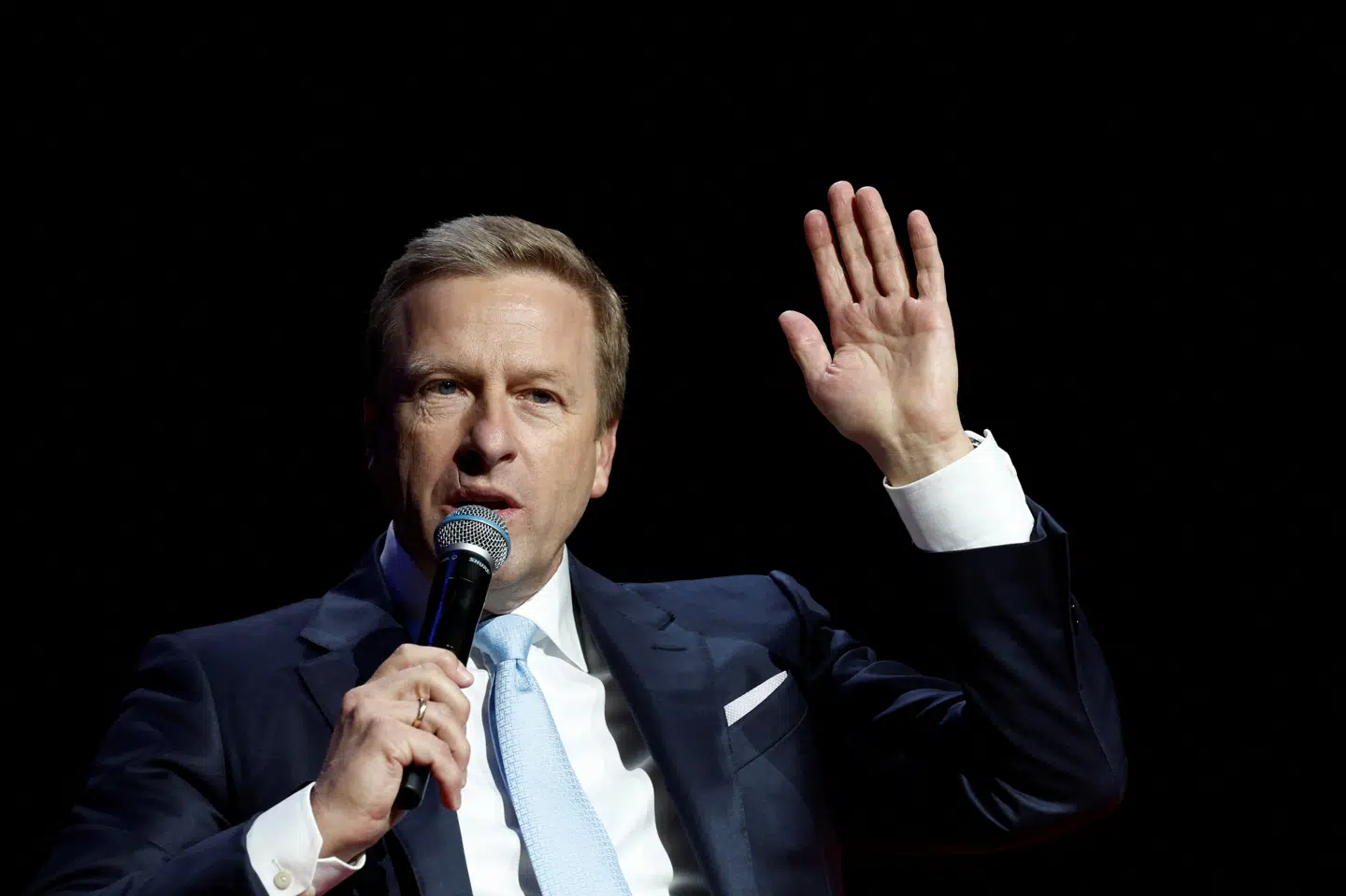 Hvis det står til Oliver Zipse, topchef hos BMW, så skal EU droppe forbuddet mod salg af biler med forbrændingsmotorer fra 2035.