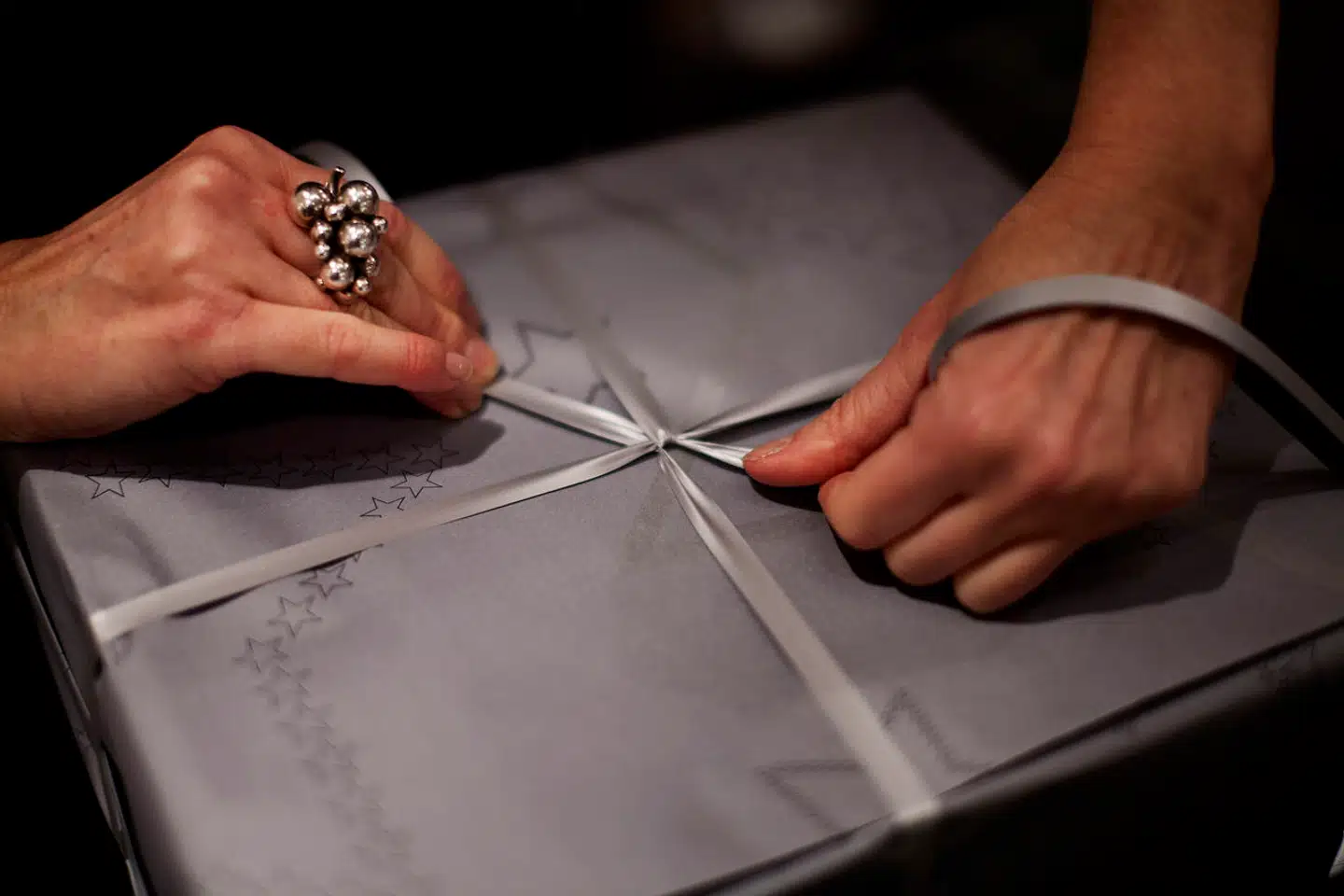 Kan man risikere at betale afgifter af blandt andet julegaver, hvis man allerede har udnyttet den maksimale grænse for gaver? Det er der forholdsvis klare regler om.