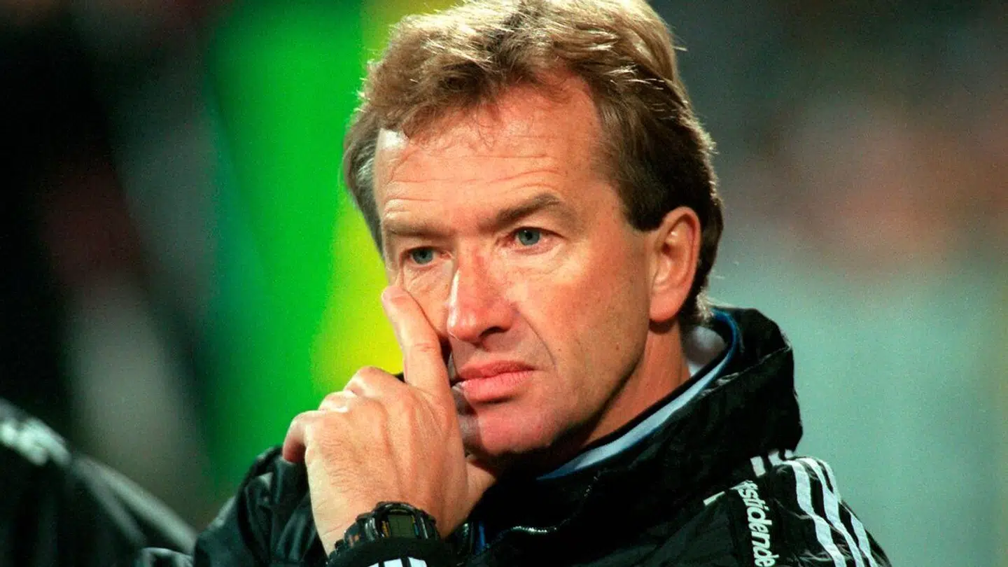 Superligaen, OB-Århus Fremad 3-1. En trist OB-træner Roald Poulsen under kampen mod Århus Fremad på Odense stadion.