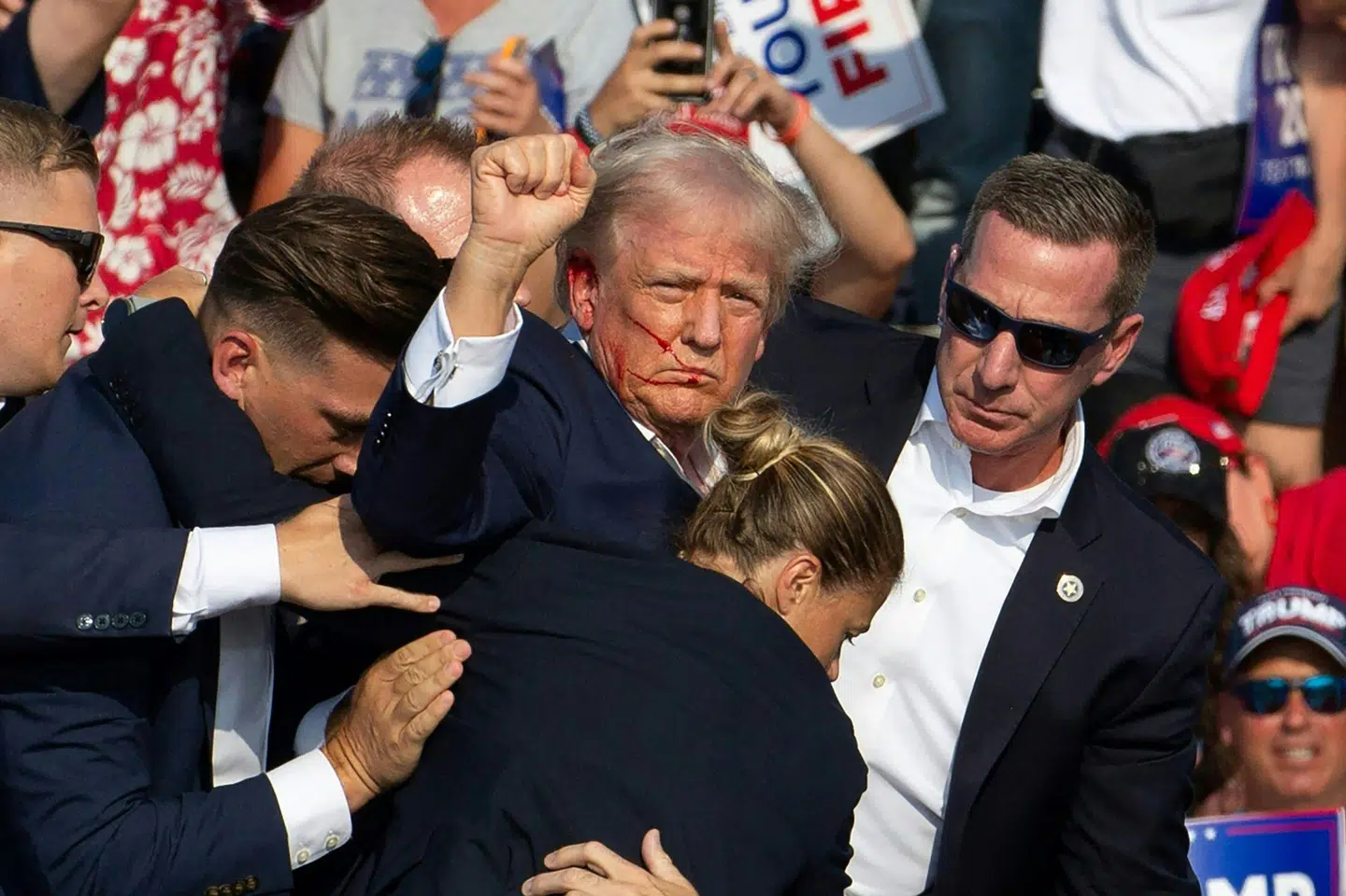 Republikanernes præsidentkandidat, Donald Trump, blev 13. juli strejfet af et skud på øret under et vælgermøde i Butler. Uafhængigt panel kræver efter attentatet forandringer i Secret Service. (Arkivfoto).