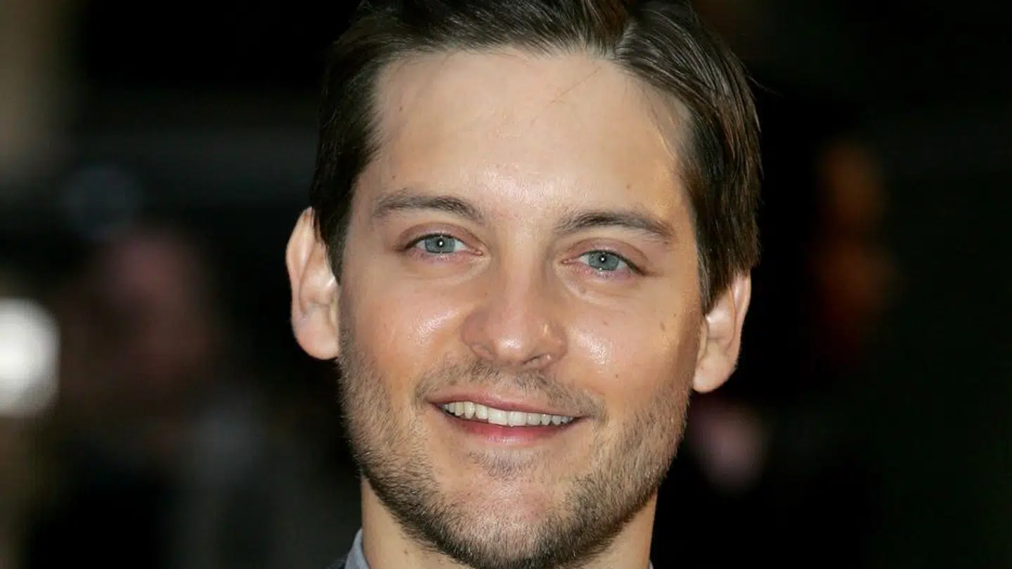 Det har vakt opsigt verden over, at den kendte skuespiller Tobey Maguire er blevet spottet på gaden med en af Danmarks største modeller.